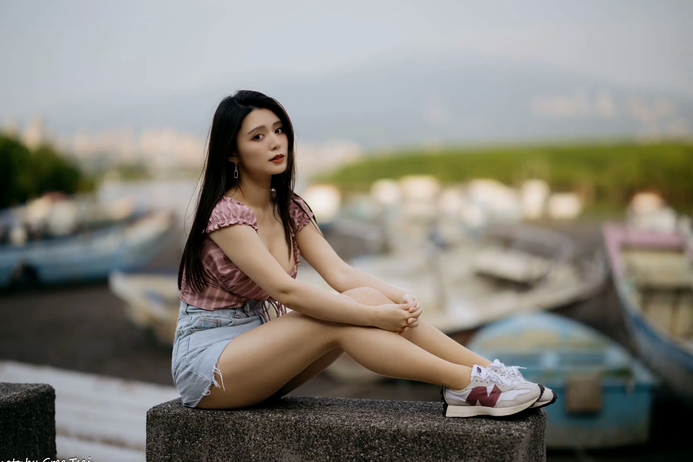 Gallery - 筱筱 - 八里户外街拍写真，粉色露肩上衣配短裤，尽显傲人身材与甜美气质户外街拍性感气质女神 女神私房照_秀色女神 - image 89
