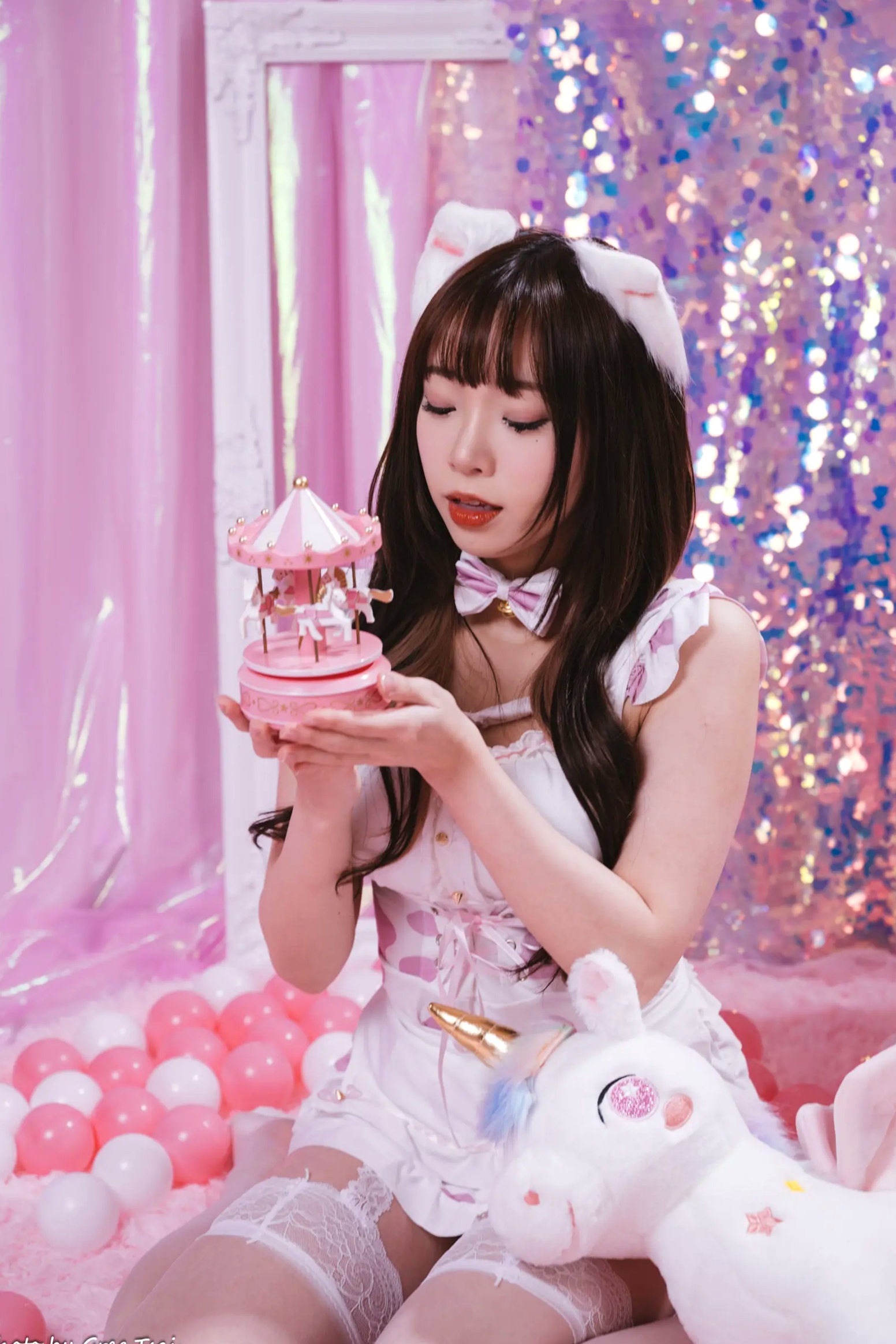 Gallery - 《娃娃 - 可爱女仆梦幻粉色系主题，软萌猫耳少女与独角兽的甜美私房写真 [146P]》萌系女仆治愈系私房照角色扮演 女神私房照_秀色女神 - image 32