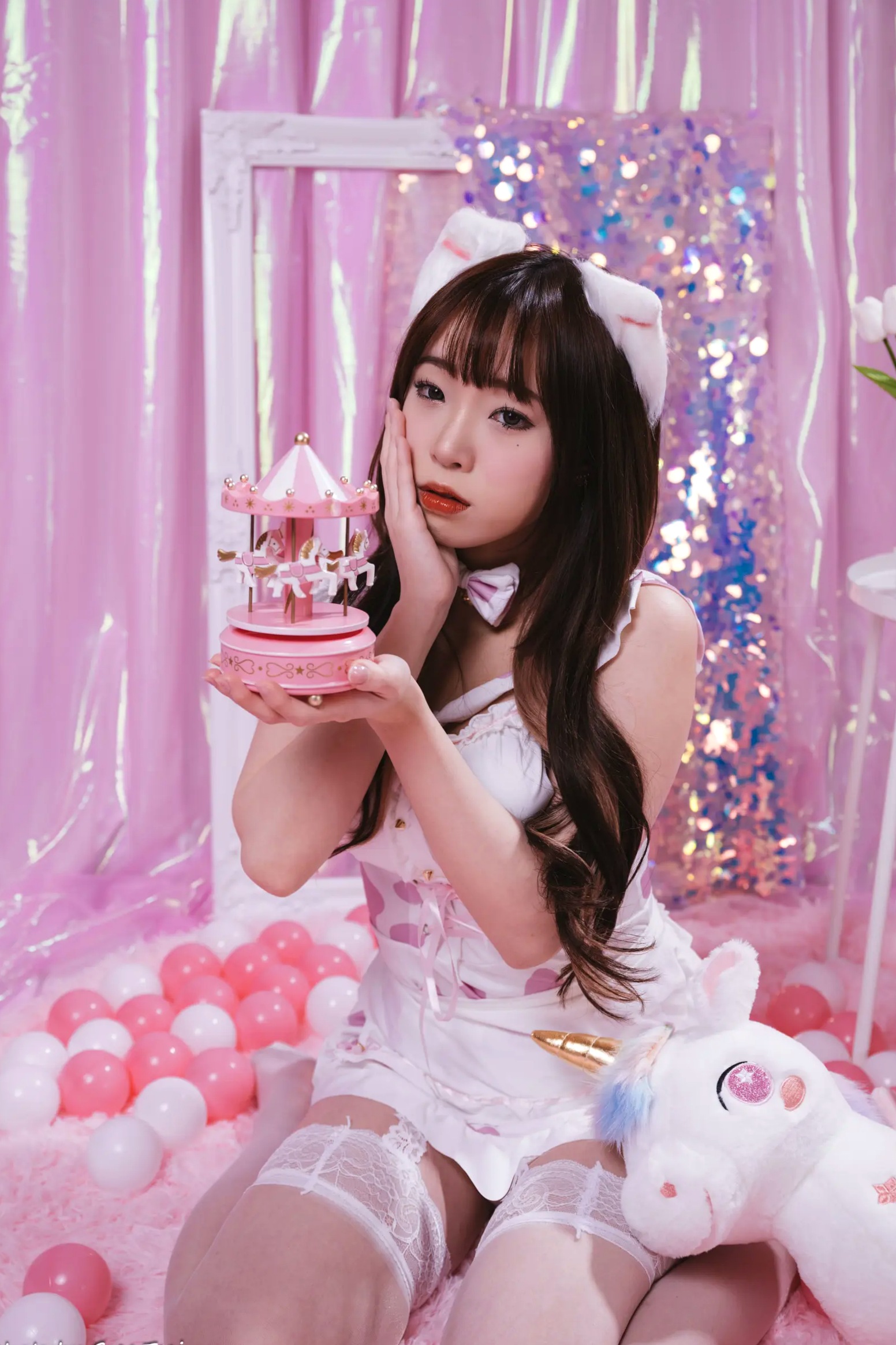 Gallery - 《娃娃 - 可爱女仆梦幻粉色系主题，软萌猫耳少女与独角兽的甜美私房写真 [146P]》萌系女仆治愈系私房照角色扮演 女神私房照_秀色女神 - image 40