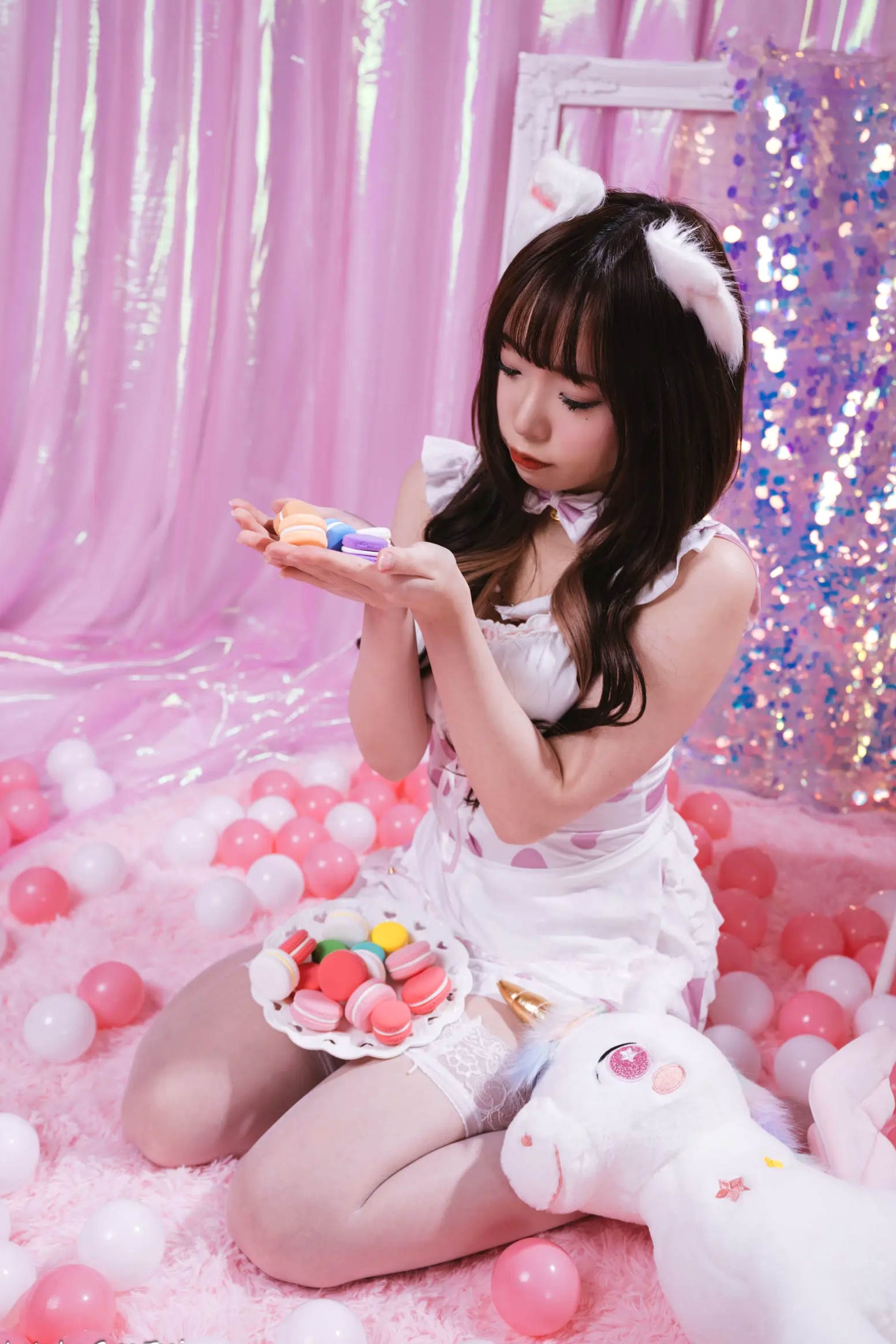 Gallery - 《娃娃 - 可爱女仆梦幻粉色系主题，软萌猫耳少女与独角兽的甜美私房写真 [146P]》萌系女仆治愈系私房照角色扮演 女神私房照_秀色女神 - image 53