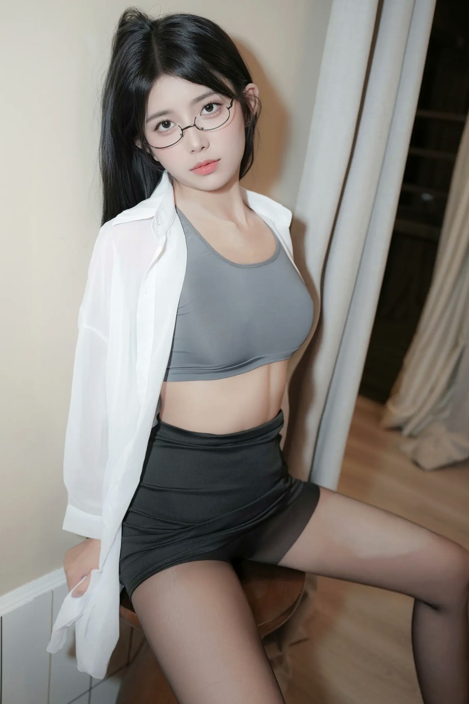 Gallery - 美少女@ - 办公室OL职场诱惑，清纯戴镜美女搭配黑丝高跟，上演极致湿身牛奶写真大片 [69P]诱惑制服丝袜黑丝湿身 女神私房照_秀色女神 - image 13