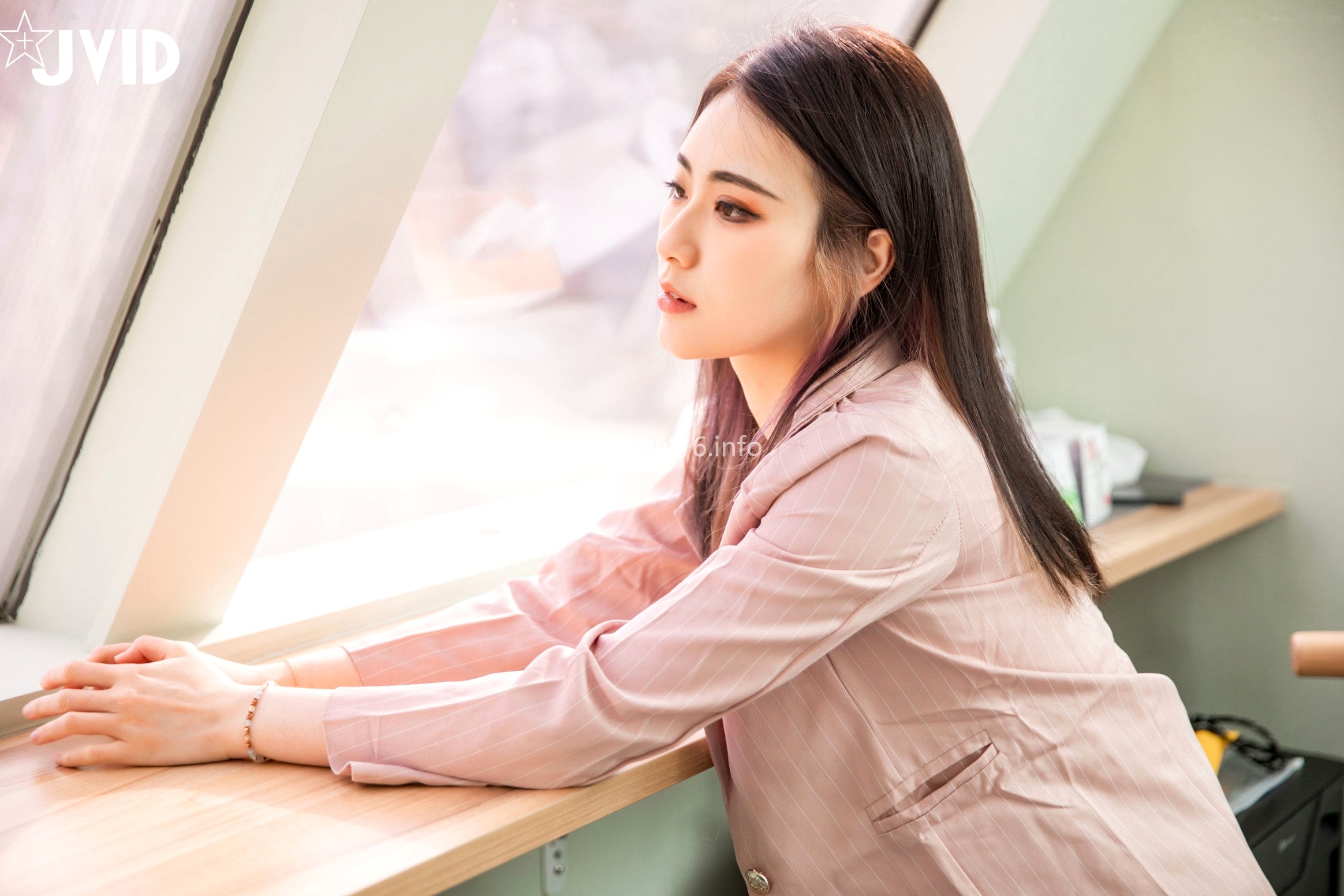 Gallery - JVID-阿黎-公司新来的霸气女业务-职场精英制服诱惑-酒店私房写真-大尺度性感美图JVID性感私房照内衣诱惑 女神私房照_秀色女神 - image 1