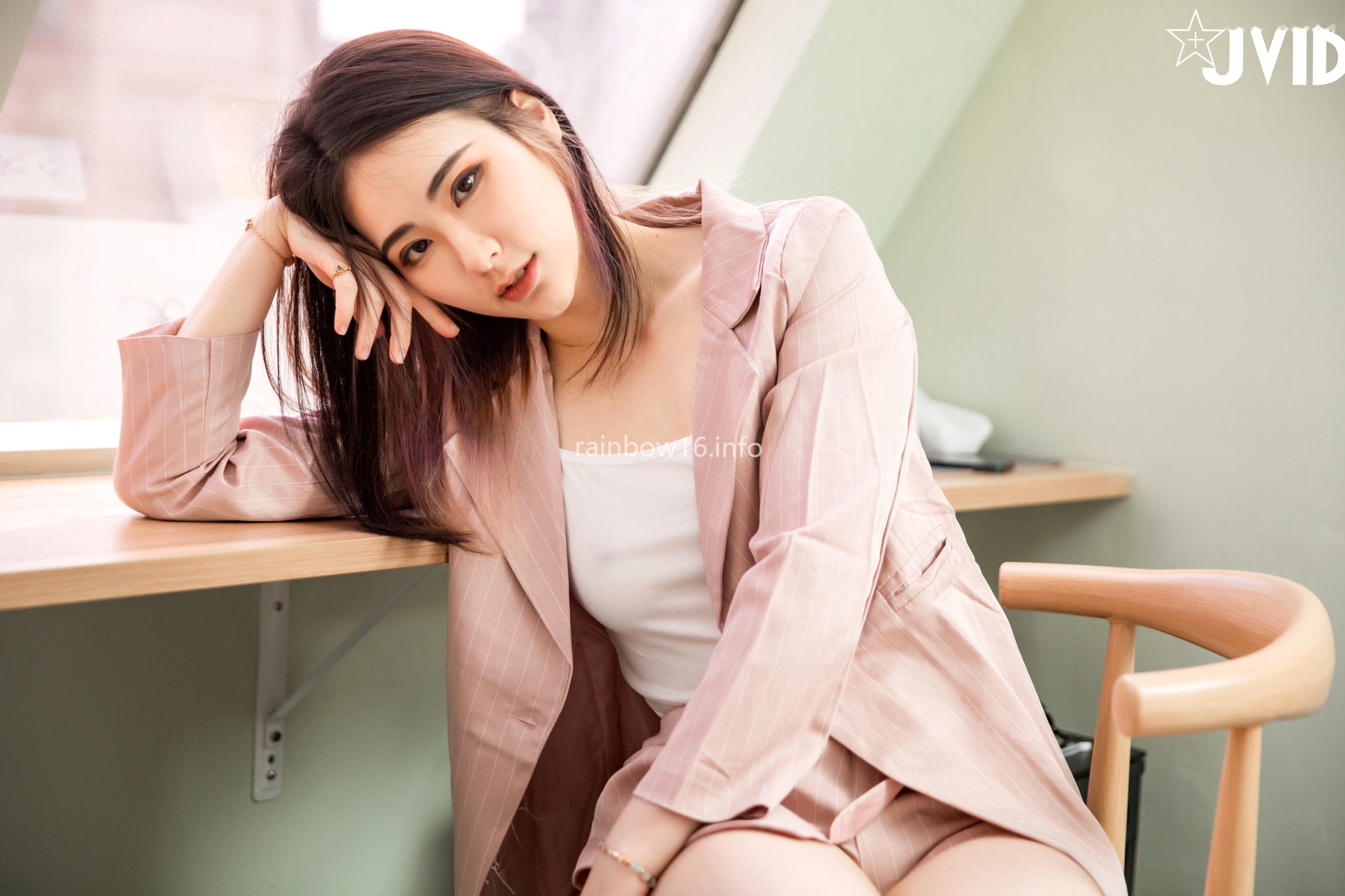 Gallery - JVID-阿黎-公司新来的霸气女业务-职场精英制服诱惑-酒店私房写真-大尺度性感美图JVID性感私房照内衣诱惑 女神私房照_秀色女神 - image 2