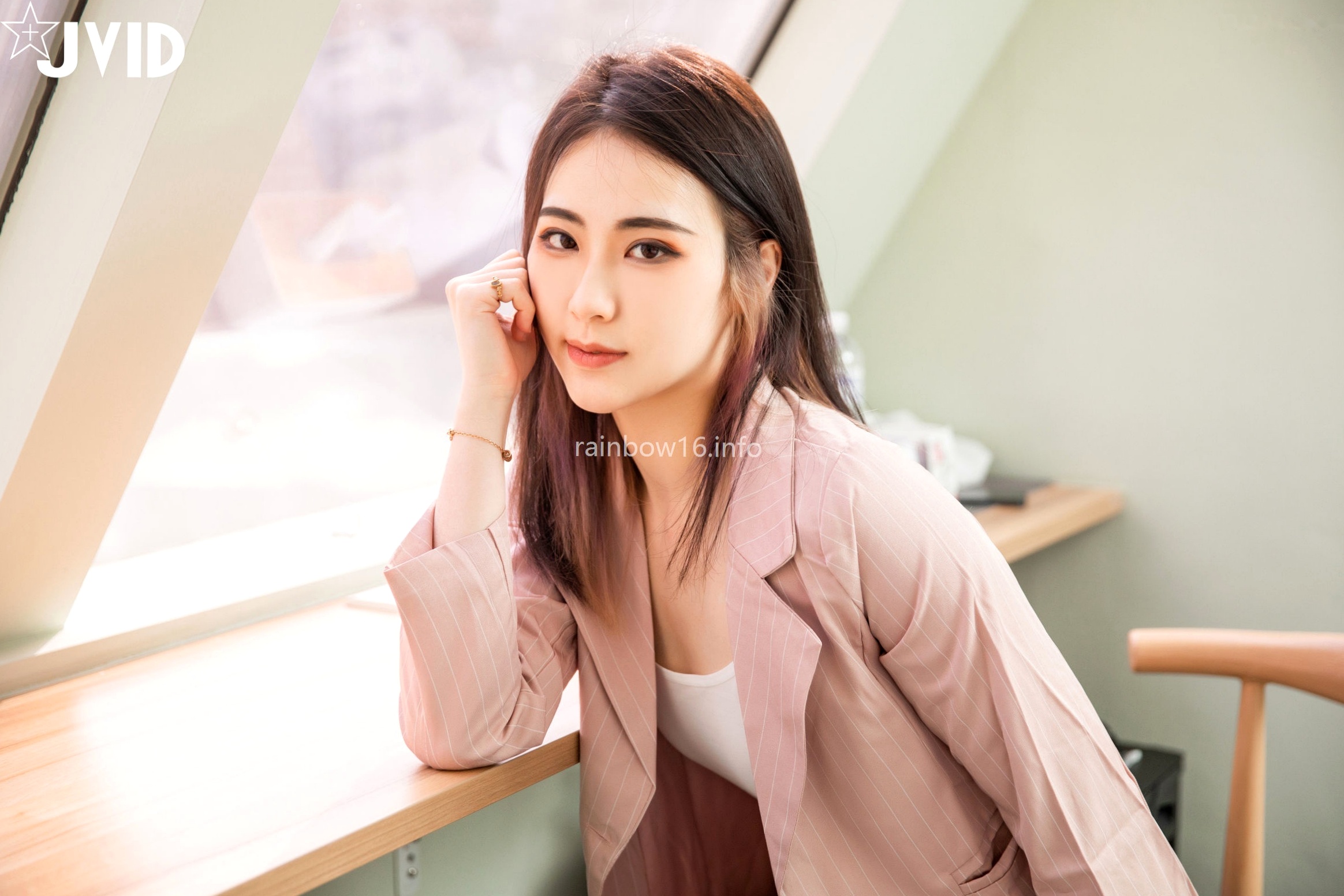 Gallery - JVID-阿黎-公司新来的霸气女业务-职场精英制服诱惑-酒店私房写真-大尺度性感美图JVID性感私房照内衣诱惑 女神私房照_秀色女神 - image 3