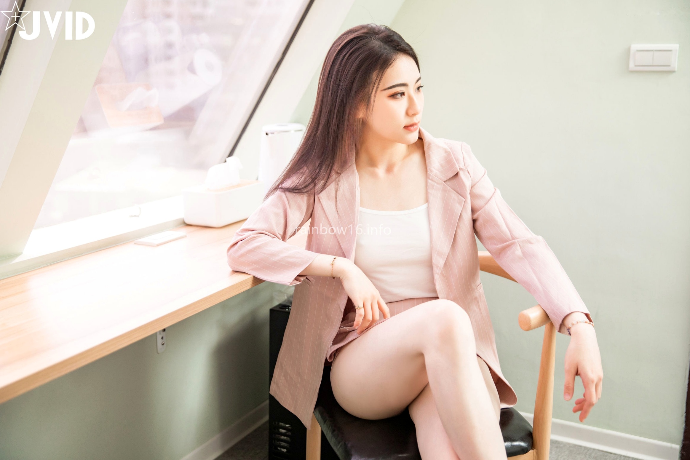 Gallery - JVID-阿黎-公司新来的霸气女业务-职场精英制服诱惑-酒店私房写真-大尺度性感美图JVID性感私房照内衣诱惑 女神私房照_秀色女神 - image 4
