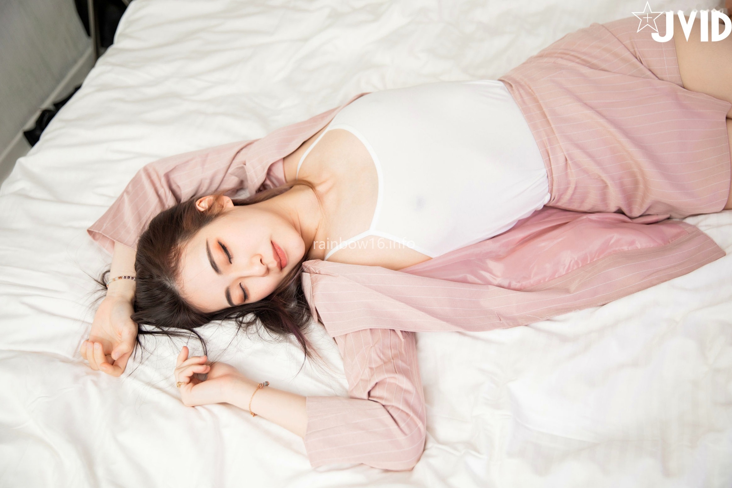 Gallery - JVID-阿黎-公司新来的霸气女业务-职场精英制服诱惑-酒店私房写真-大尺度性感美图JVID性感私房照内衣诱惑 女神私房照_秀色女神 - image 32