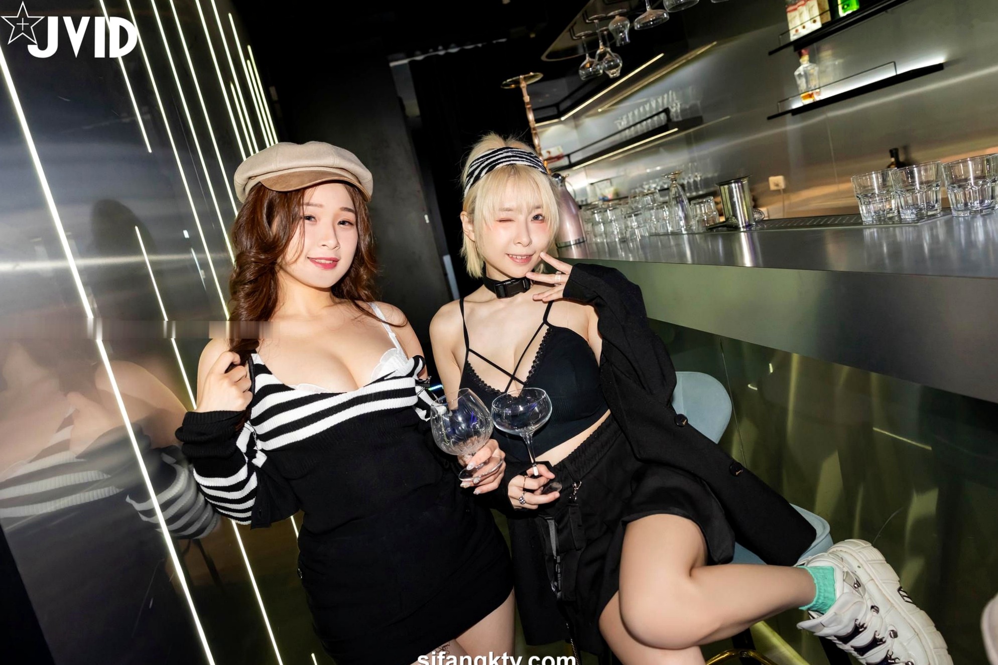 Gallery - JVID婕咪、黎菲儿-万圣节派对之万淫密室-双美性感角色扮演，火辣互动、极致情欲剧情AV，挑战视觉极限，2022.10.27JVID角色扮演大尺度性感 女神私房照_秀色女神 - image 5