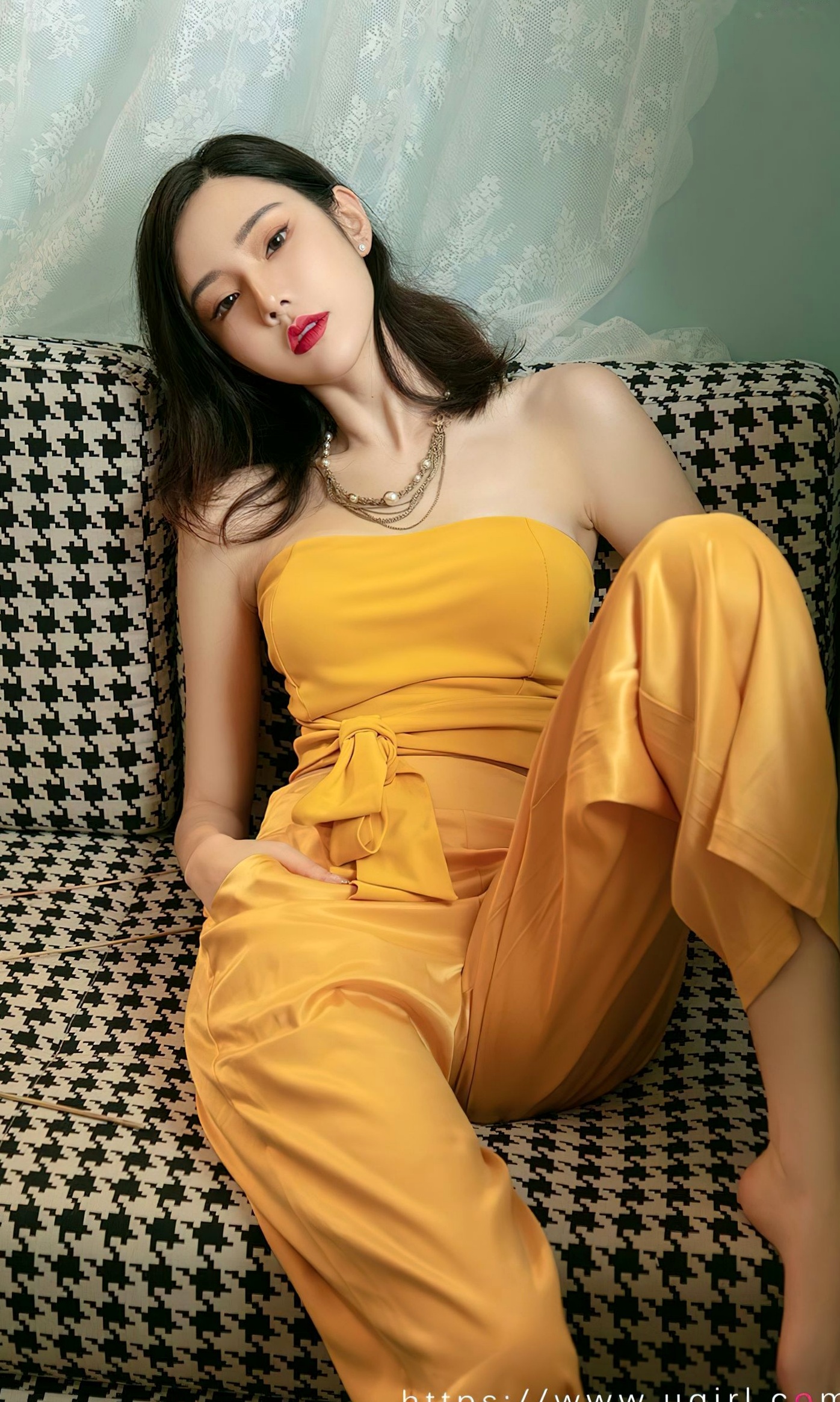 Gallery - UGirls尤果圈 - Chiness Model 模特 - model李宓儿《热血加油站》写真合辑，诱惑制服与火辣曲线，极品女神极致视觉盛宴爱尤物 - Love Beauty 性感诱惑制服极品黑丝 女神私房照_秀色女神 - image 18