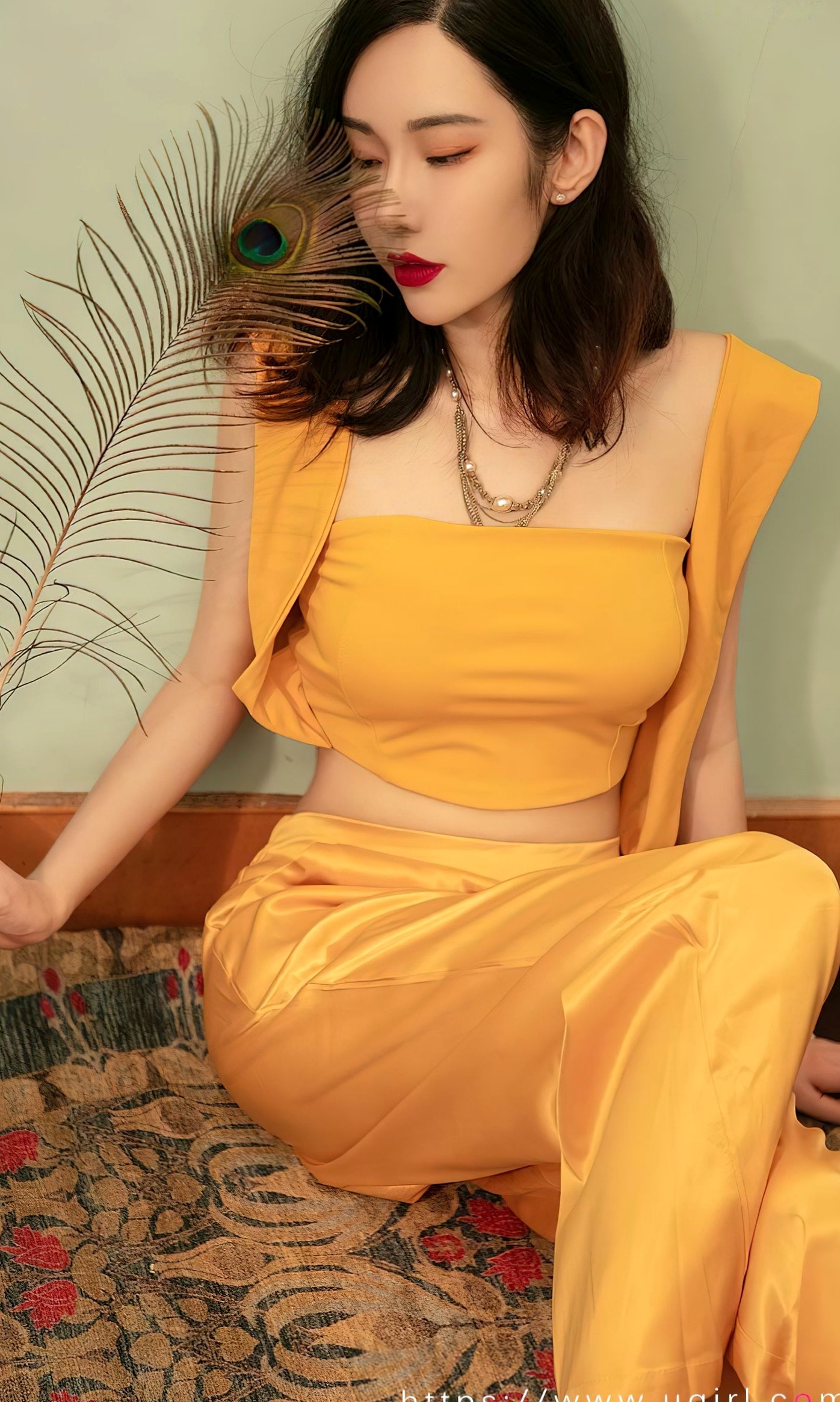 Gallery - UGirls尤果圈 - Chiness Model 模特 - model李宓儿《热血加油站》写真合辑，诱惑制服与火辣曲线，极品女神极致视觉盛宴爱尤物 - Love Beauty 性感诱惑制服极品黑丝 女神私房照_秀色女神 - image 29