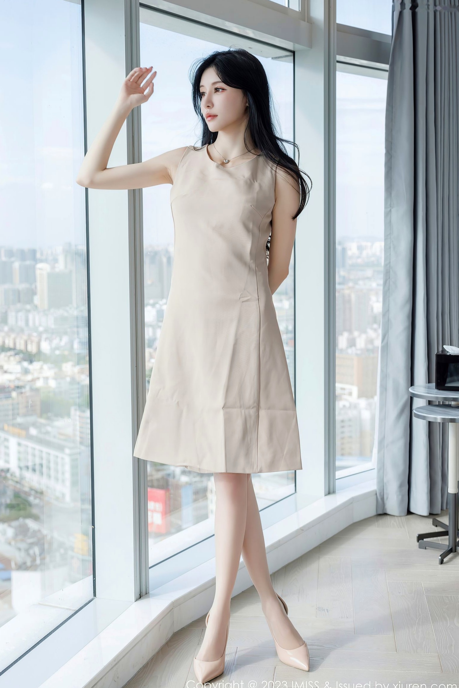 Gallery - IMiss爱蜜社 - Honey Club -746-泥鳅鳅-米色职场套装与蓝灰蕾丝内衣诱惑-高空落地窗职场女神私房写真爱蜜社 - Honey Club 制服内衣私房照气质 女神私房照_秀色女神 - image 4