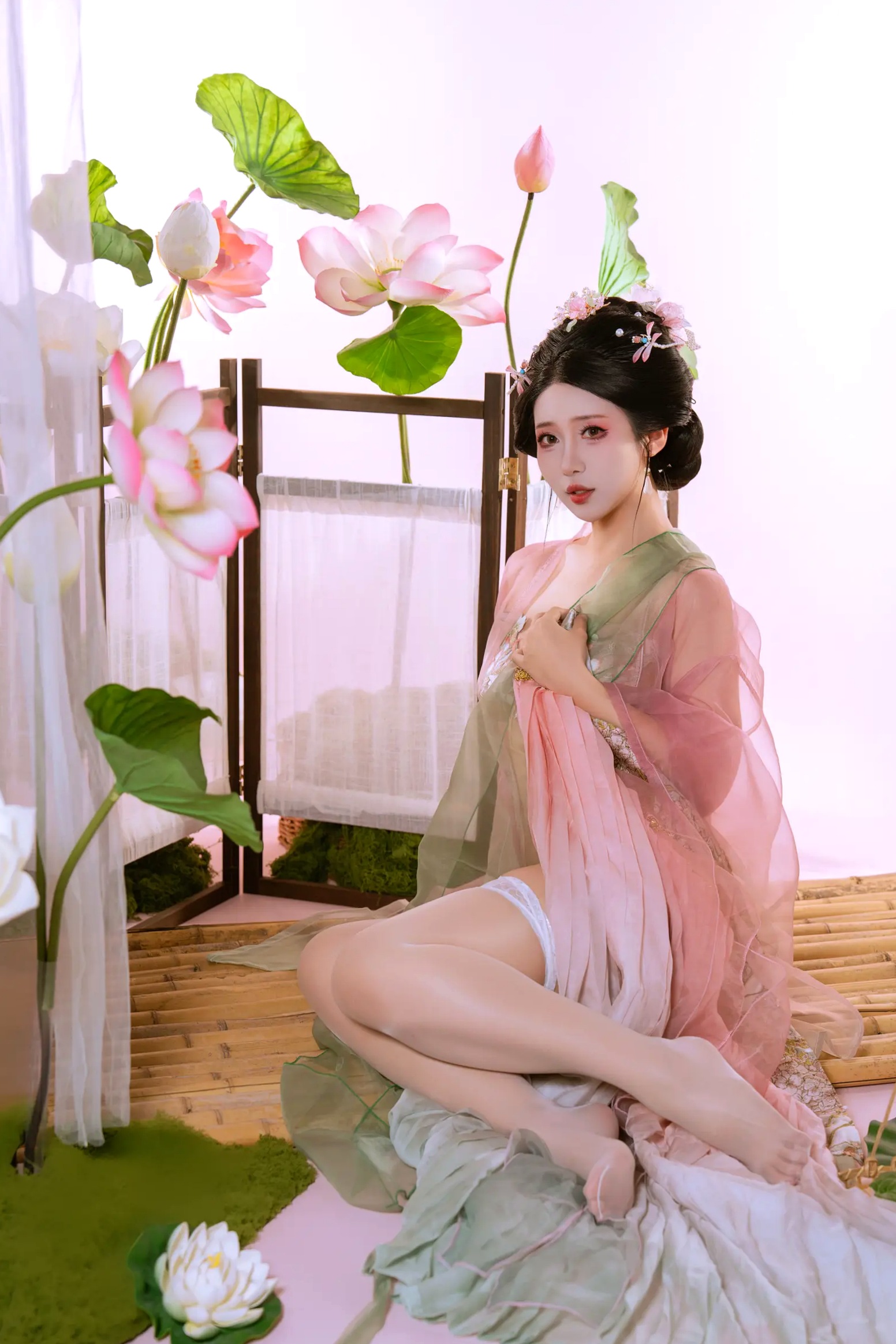 Gallery - 云溪溪 - 奶桃桃《采莲》古风创意私房照，荷塘仙子极致诱惑，唯美绝色视觉大片私房照性感诱惑丝袜 女神私房照_秀色女神 - image 22