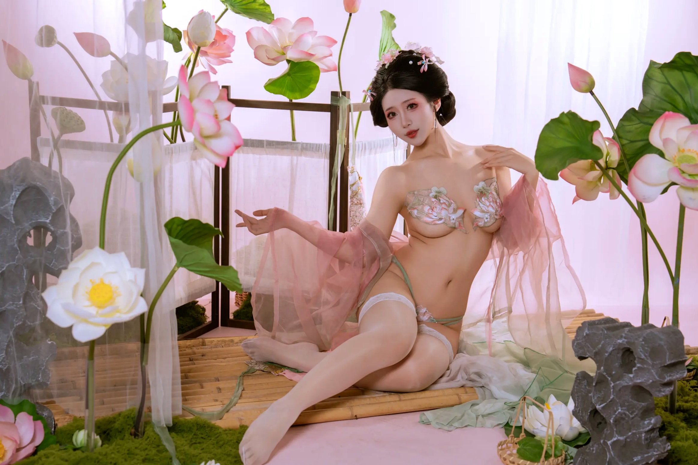 Gallery - 云溪溪 - 奶桃桃《采莲》古风创意私房照，荷塘仙子极致诱惑，唯美绝色视觉大片私房照性感诱惑丝袜 女神私房照_秀色女神 - image 34