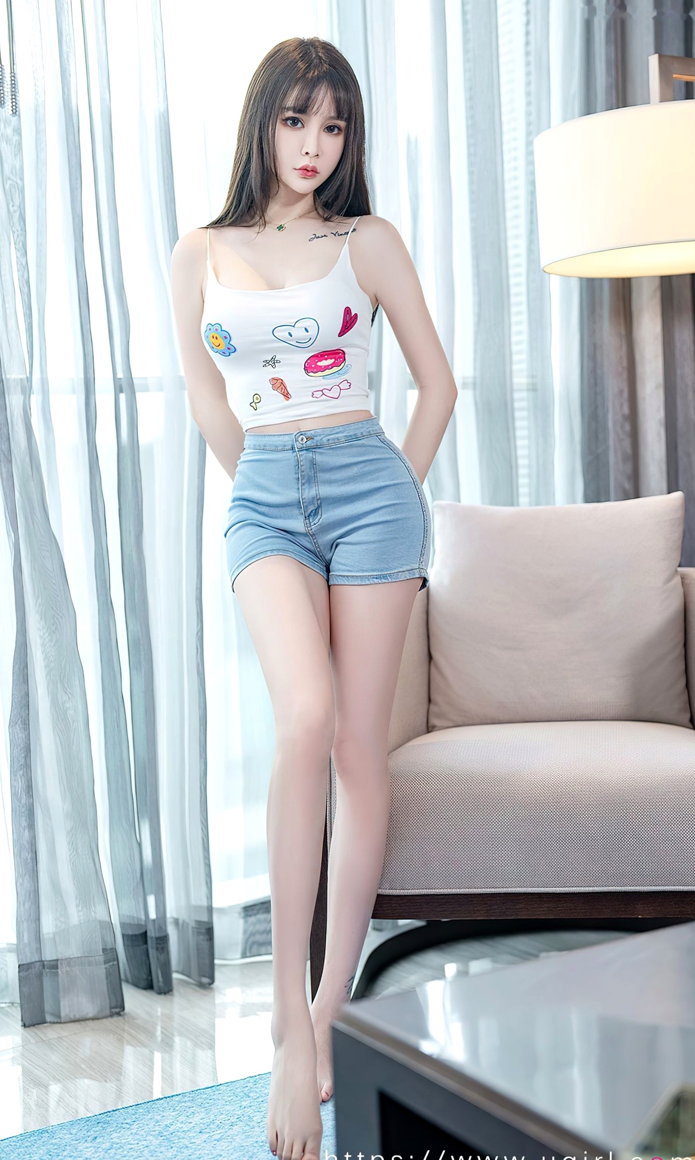 Gallery - UGirls尤果圈 - Chiness Model 青树《如初见》居家清新私房写真，涂鸦吊带配牛仔短裤，尽显白皙迷人好身材，纯欲风诱惑大片爱尤物 - Love Beauty 尤果网 - Chiness Model 私房照性感居家诱惑 女神私房照_秀色女神 - image 6