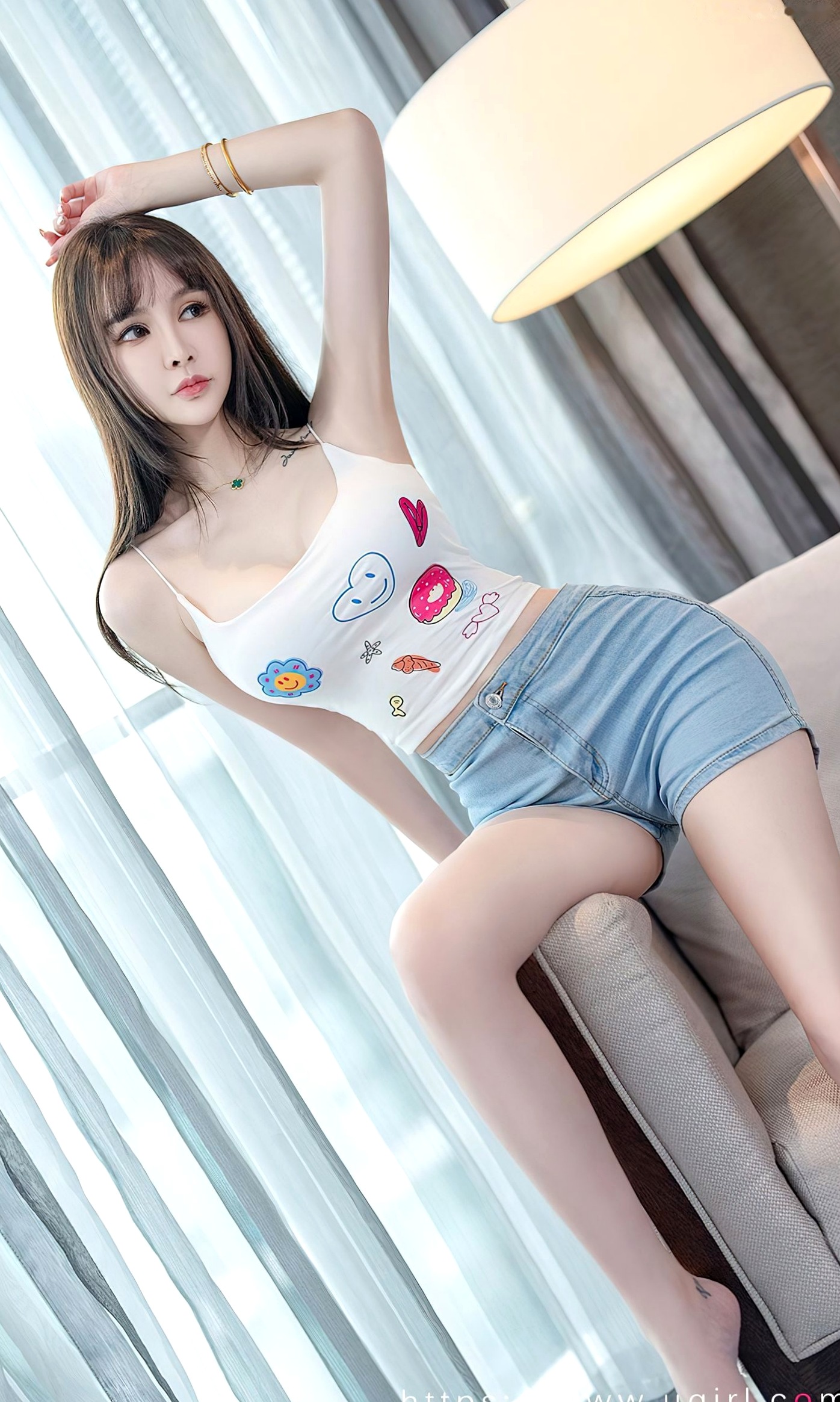 Gallery - UGirls尤果圈 - Chiness Model 青树《如初见》居家清新私房写真，涂鸦吊带配牛仔短裤，尽显白皙迷人好身材，纯欲风诱惑大片爱尤物 - Love Beauty 尤果网 - Chiness Model 私房照性感居家诱惑 女神私房照_秀色女神 - image 25