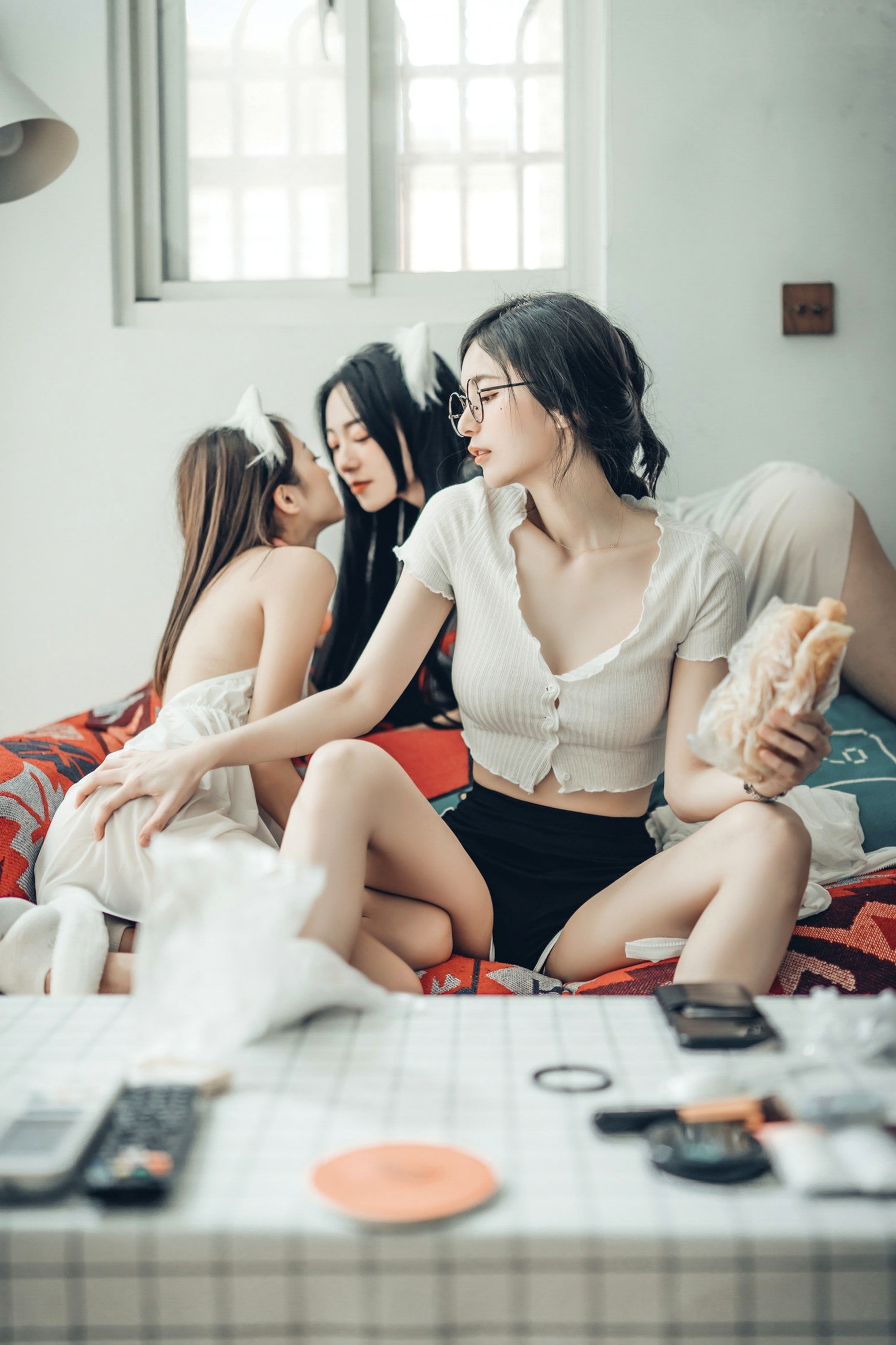 Gallery - JVID-辰辰、妍妍、飘飘：宅女与猫咪的同居生活，高颜值女神角色扮演，超大尺度猫娘私房写真，闺蜜互动极度诱惑，尽显白皙身材与缠绵风情角色扮演大尺度私房照诱惑JVID 女神私房照_秀色女神 - image 25