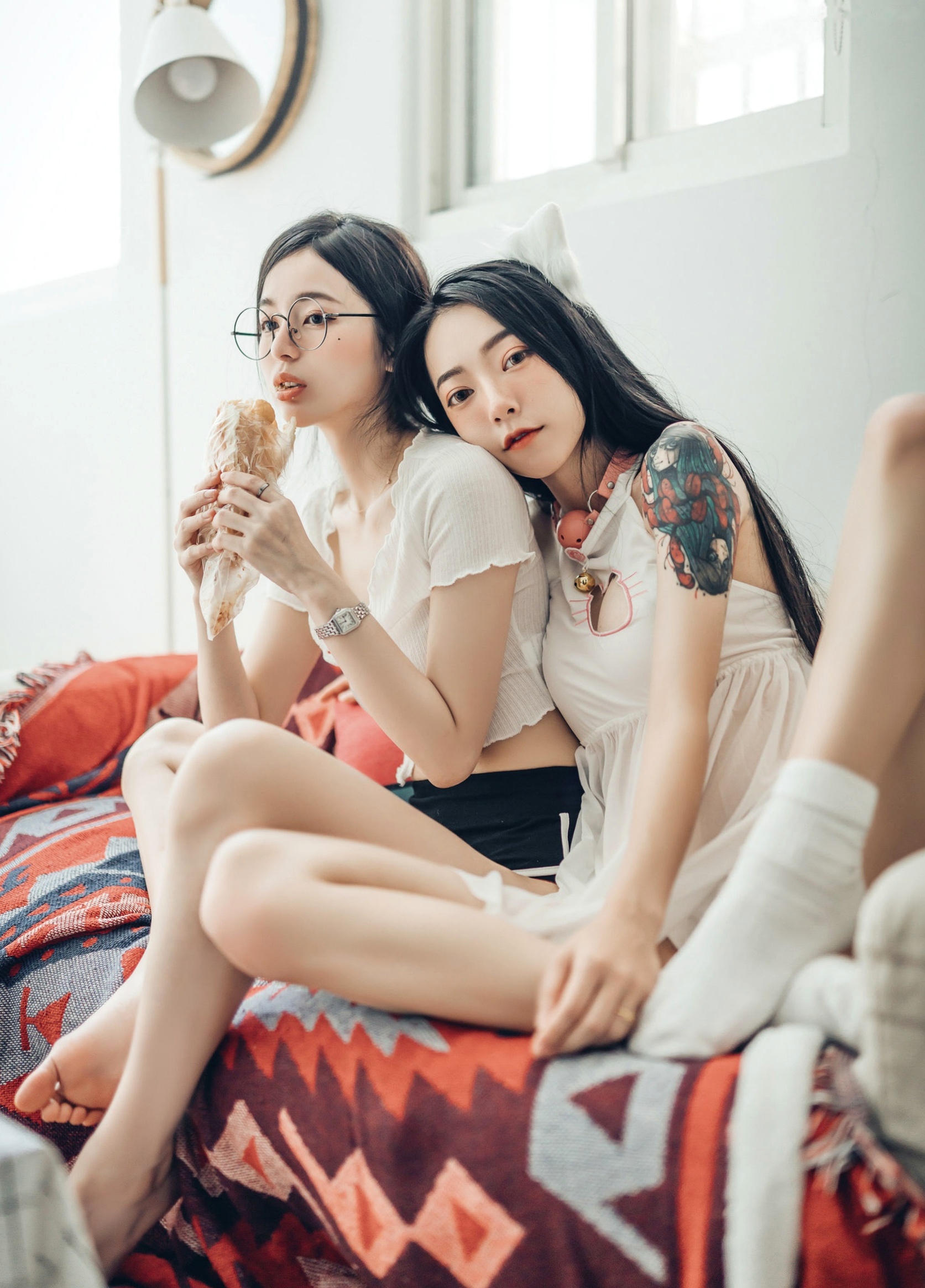Gallery - JVID-辰辰、妍妍、飘飘：宅女与猫咪的同居生活，高颜值女神角色扮演，超大尺度猫娘私房写真，闺蜜互动极度诱惑，尽显白皙身材与缠绵风情角色扮演大尺度私房照诱惑JVID 女神私房照_秀色女神 - image 27