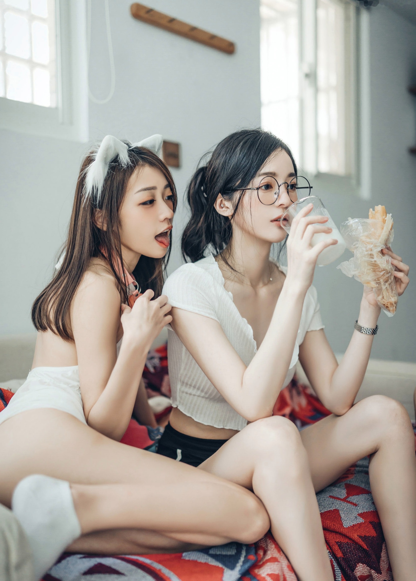 Gallery - JVID-辰辰、妍妍、飘飘：宅女与猫咪的同居生活，高颜值女神角色扮演，超大尺度猫娘私房写真，闺蜜互动极度诱惑，尽显白皙身材与缠绵风情角色扮演大尺度私房照诱惑JVID 女神私房照_秀色女神 - image 40
