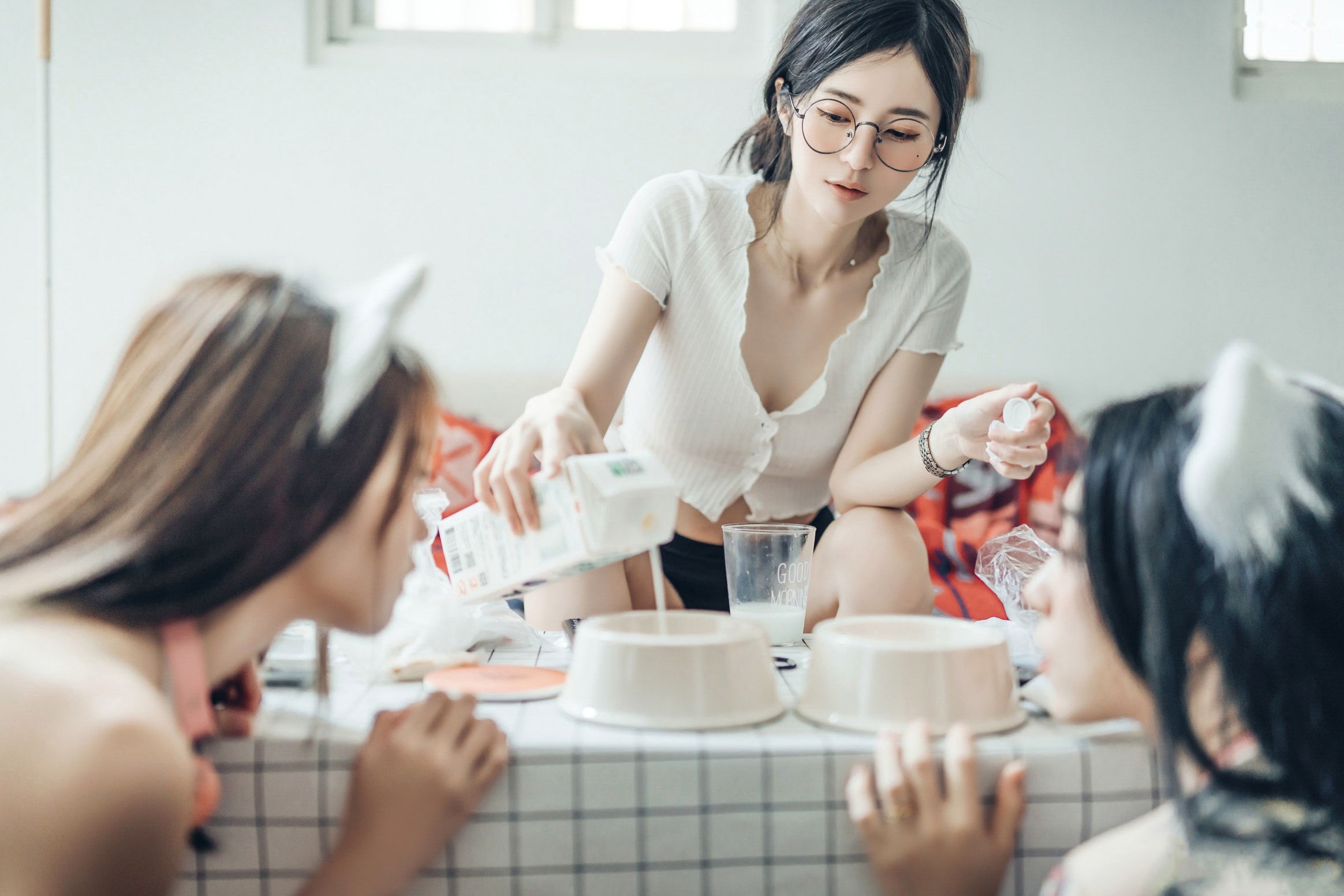 Gallery - JVID-辰辰、妍妍、飘飘：宅女与猫咪的同居生活，高颜值女神角色扮演，超大尺度猫娘私房写真，闺蜜互动极度诱惑，尽显白皙身材与缠绵风情角色扮演大尺度私房照诱惑JVID 女神私房照_秀色女神 - image 50