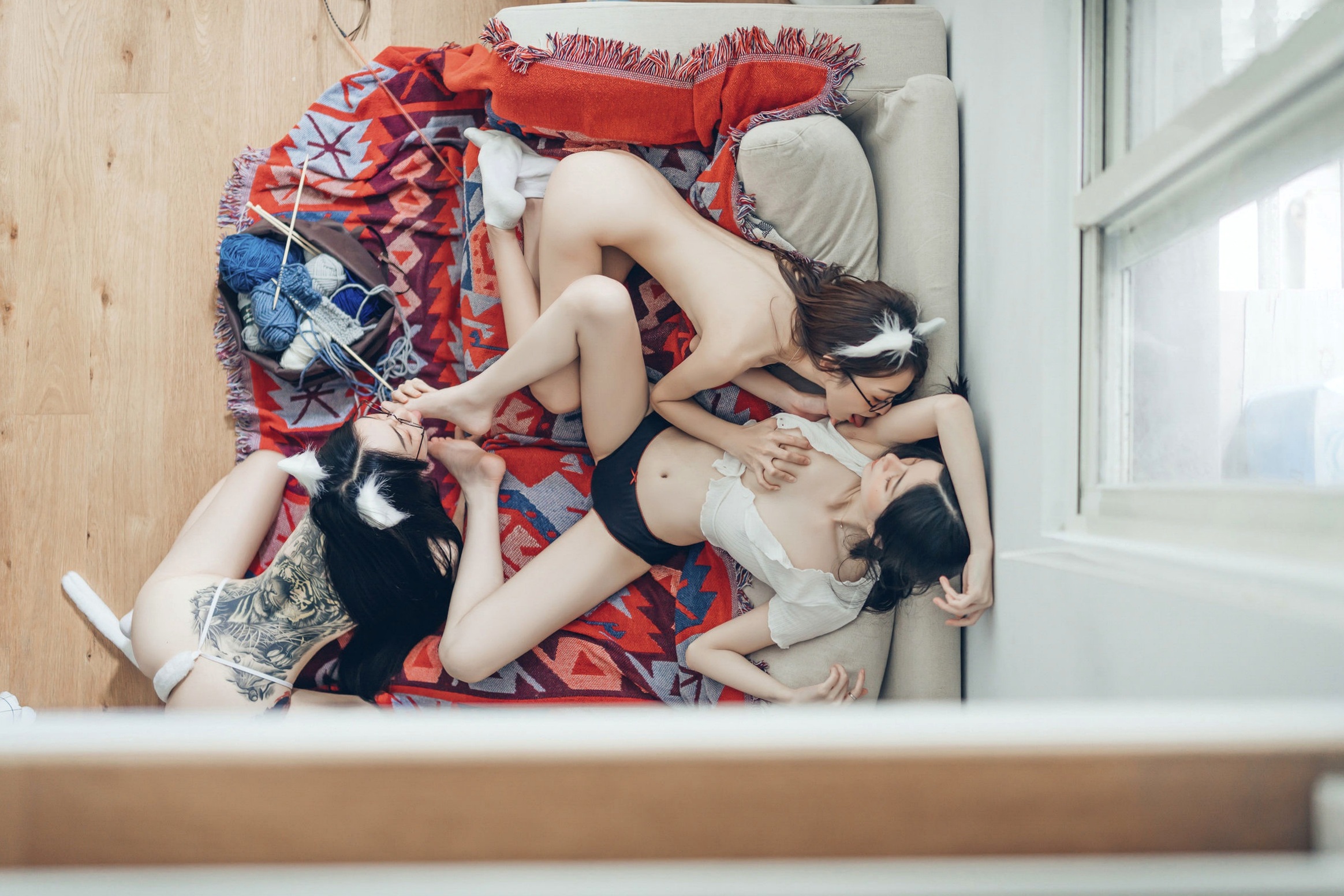 Gallery - JVID-辰辰、妍妍、飘飘：宅女与猫咪的同居生活，高颜值女神角色扮演，超大尺度猫娘私房写真，闺蜜互动极度诱惑，尽显白皙身材与缠绵风情角色扮演大尺度私房照诱惑JVID 女神私房照_秀色女神 - image 76