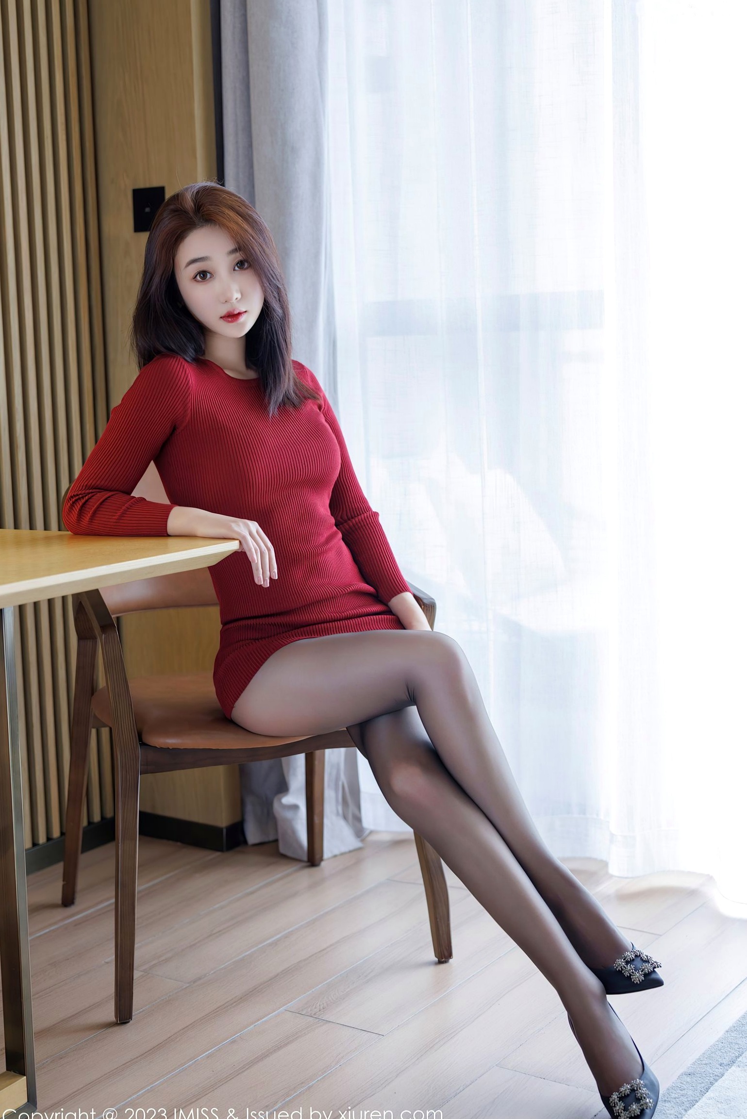 Gallery - IMiss爱蜜社 - Honey Club -738-九月生：红色针织修身裙搭配黑丝，极品私房照尽显妩媚性感美腿爱蜜社 - Honey Club 性感黑丝私房照内衣 女神私房照_秀色女神 - image 1