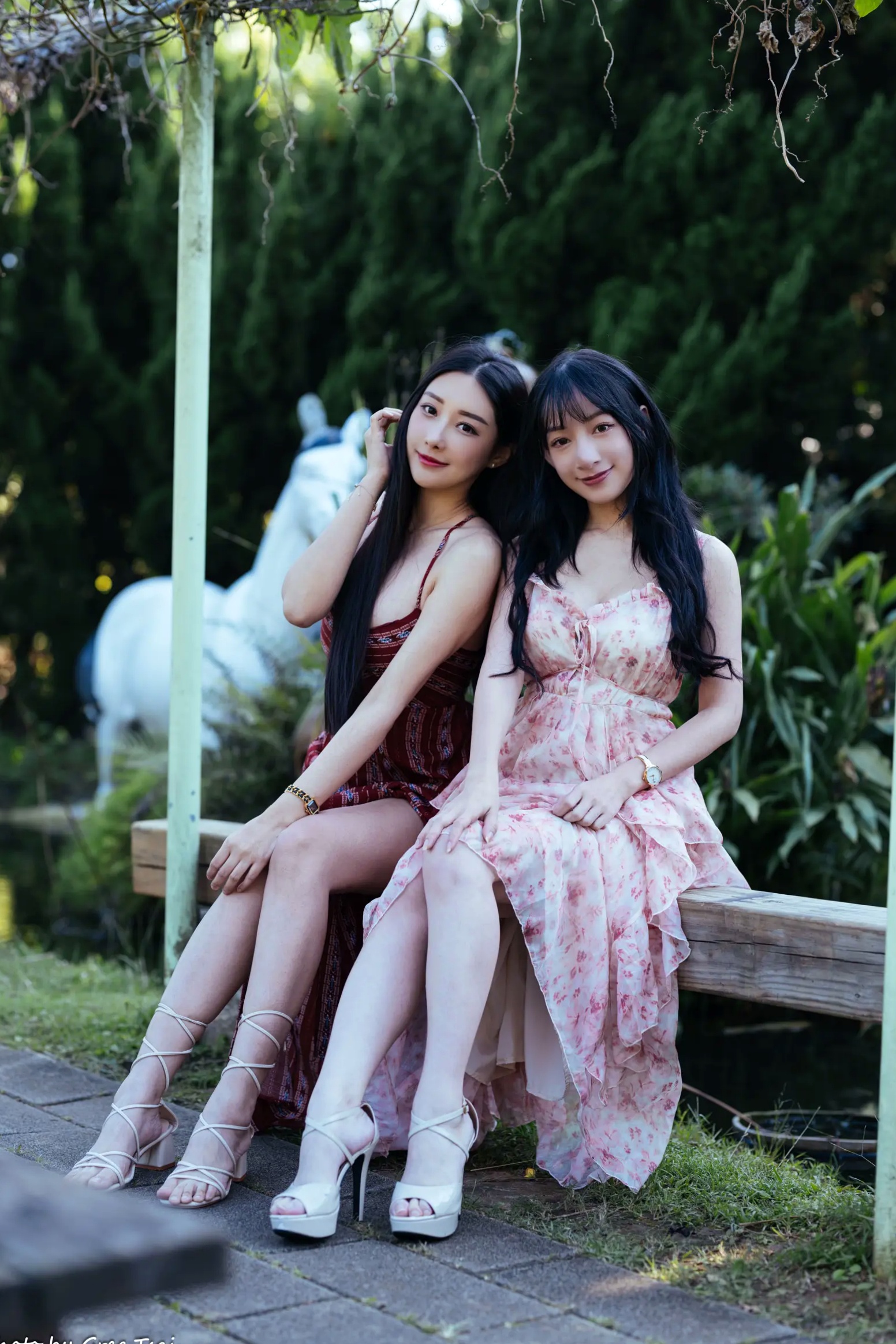 Gallery - 《轩颖小葵 - 桃园》户外清新写真，气质女神唯美秋千，自然风光下的迷人时刻[109P]户外气质清新治愈系女神 女神私房照_秀色女神 - image 13