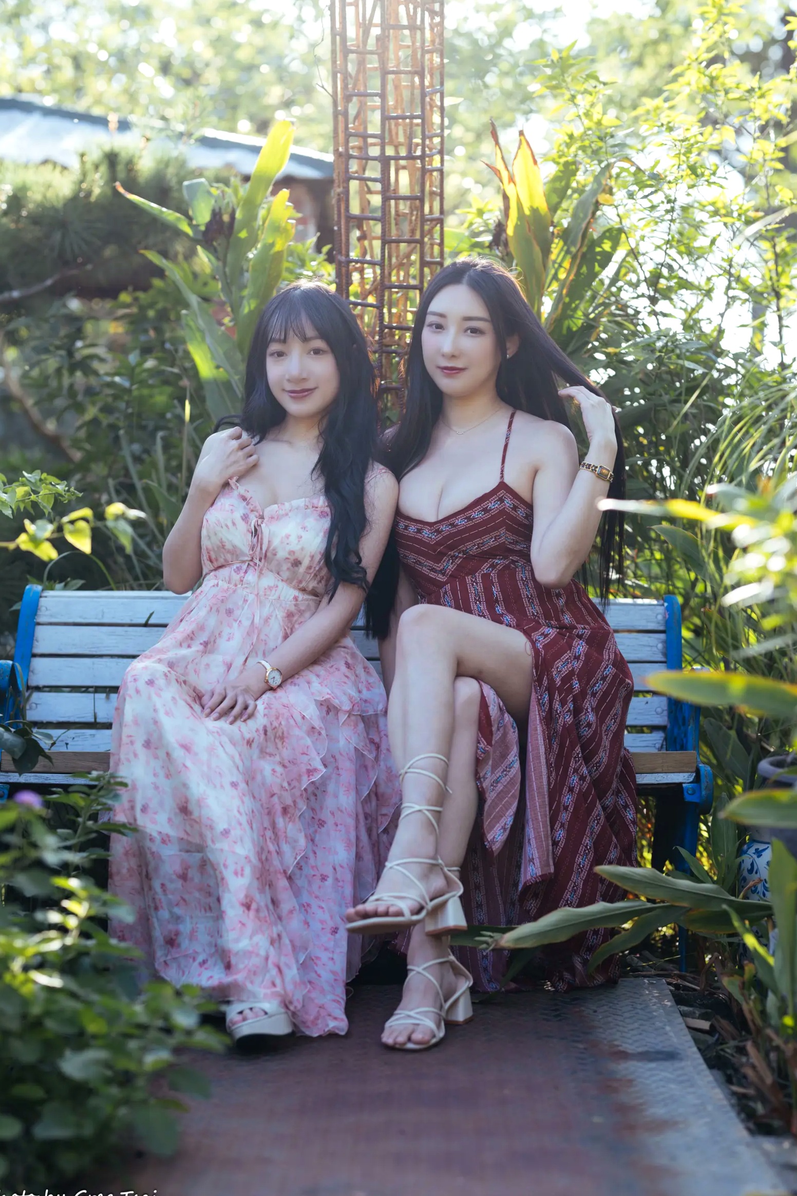 Gallery - 《轩颖小葵 - 桃园》户外清新写真，气质女神唯美秋千，自然风光下的迷人时刻[109P]户外气质清新治愈系女神 女神私房照_秀色女神 - image 15