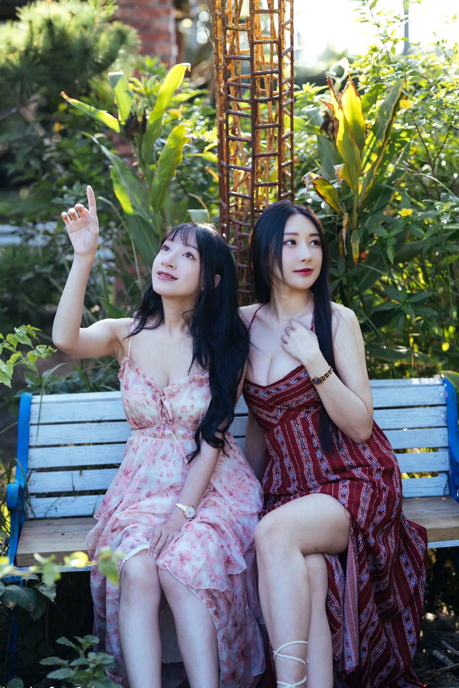 Gallery - 《轩颖小葵 - 桃园》户外清新写真，气质女神唯美秋千，自然风光下的迷人时刻[109P]户外气质清新治愈系女神 女神私房照_秀色女神 - image 17