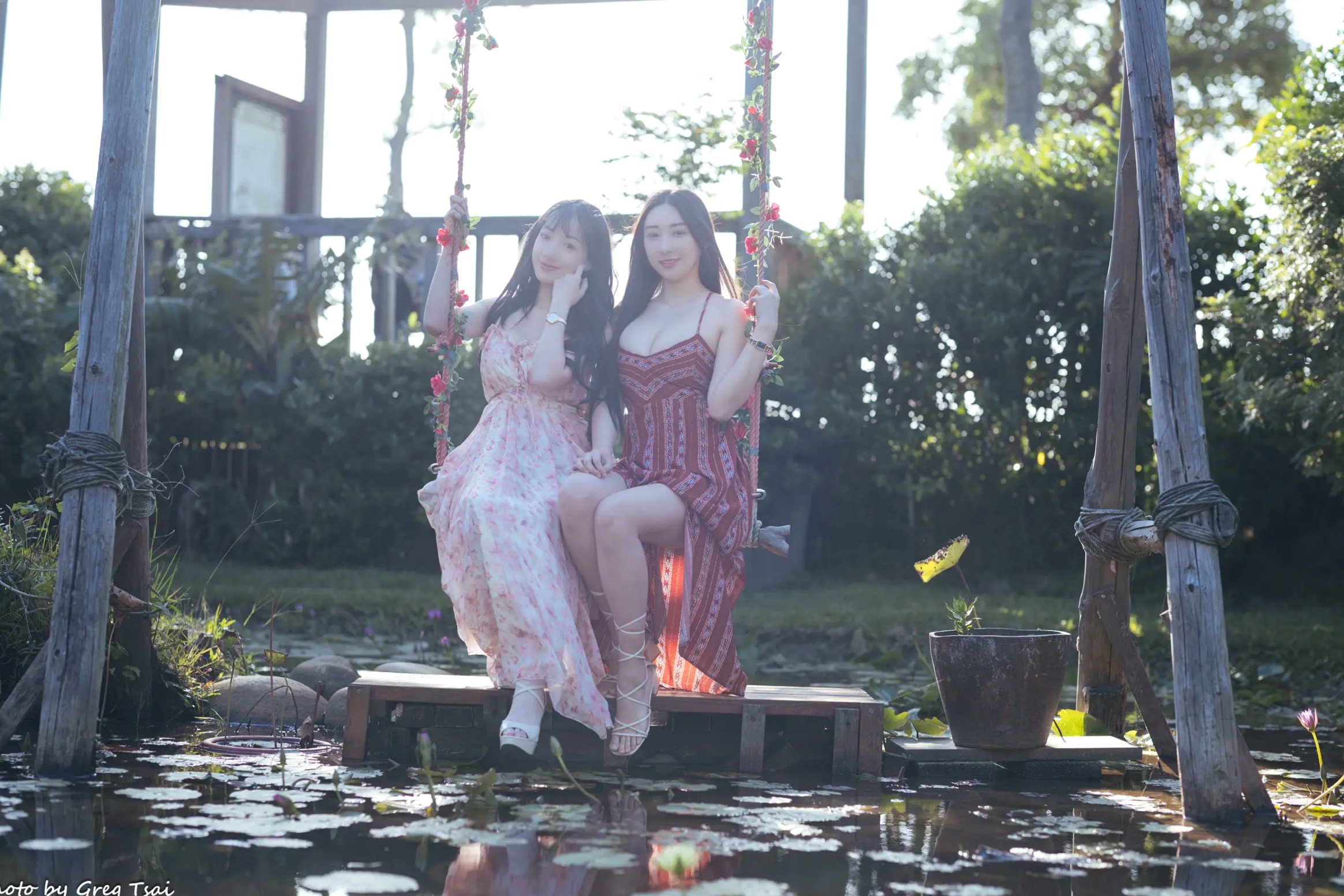 Gallery - 《轩颖小葵 - 桃园》户外清新写真，气质女神唯美秋千，自然风光下的迷人时刻[109P]户外气质清新治愈系女神 女神私房照_秀色女神 - image 19
