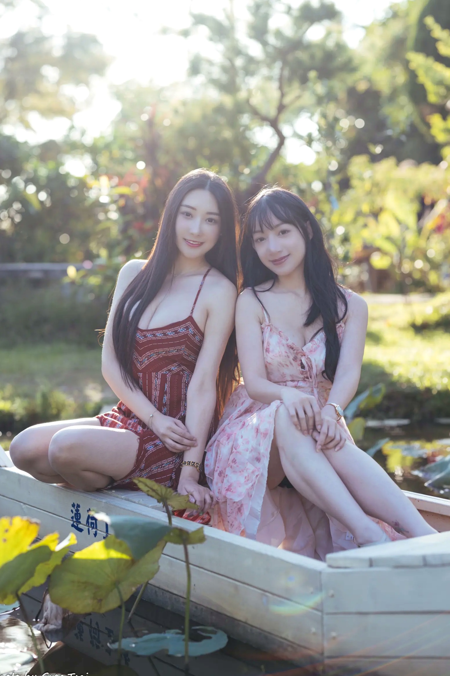 Gallery - 《轩颖小葵 - 桃园》户外清新写真，气质女神唯美秋千，自然风光下的迷人时刻[109P]户外气质清新治愈系女神 女神私房照_秀色女神 - image 41