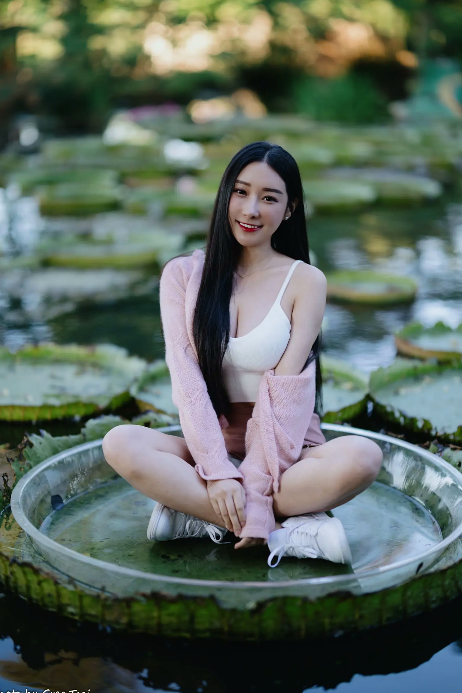 Gallery - 《轩颖小葵 - 桃园》户外清新写真，气质女神唯美秋千，自然风光下的迷人时刻[109P]户外气质清新治愈系女神 女神私房照_秀色女神 - image 45
