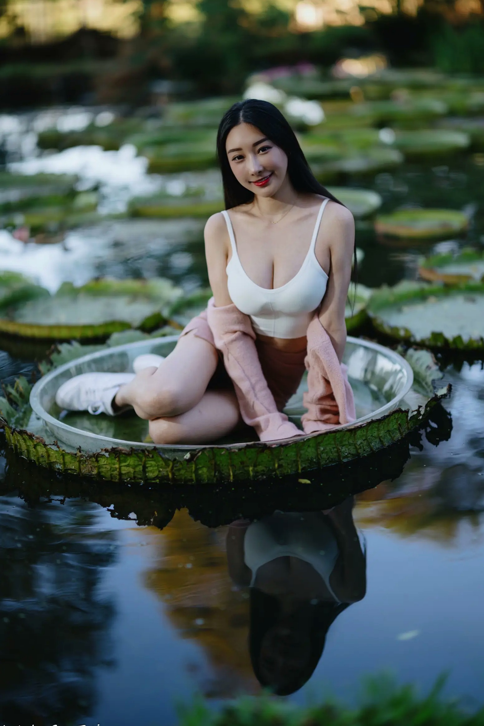 Gallery - 《轩颖小葵 - 桃园》户外清新写真，气质女神唯美秋千，自然风光下的迷人时刻[109P]户外气质清新治愈系女神 女神私房照_秀色女神 - image 50