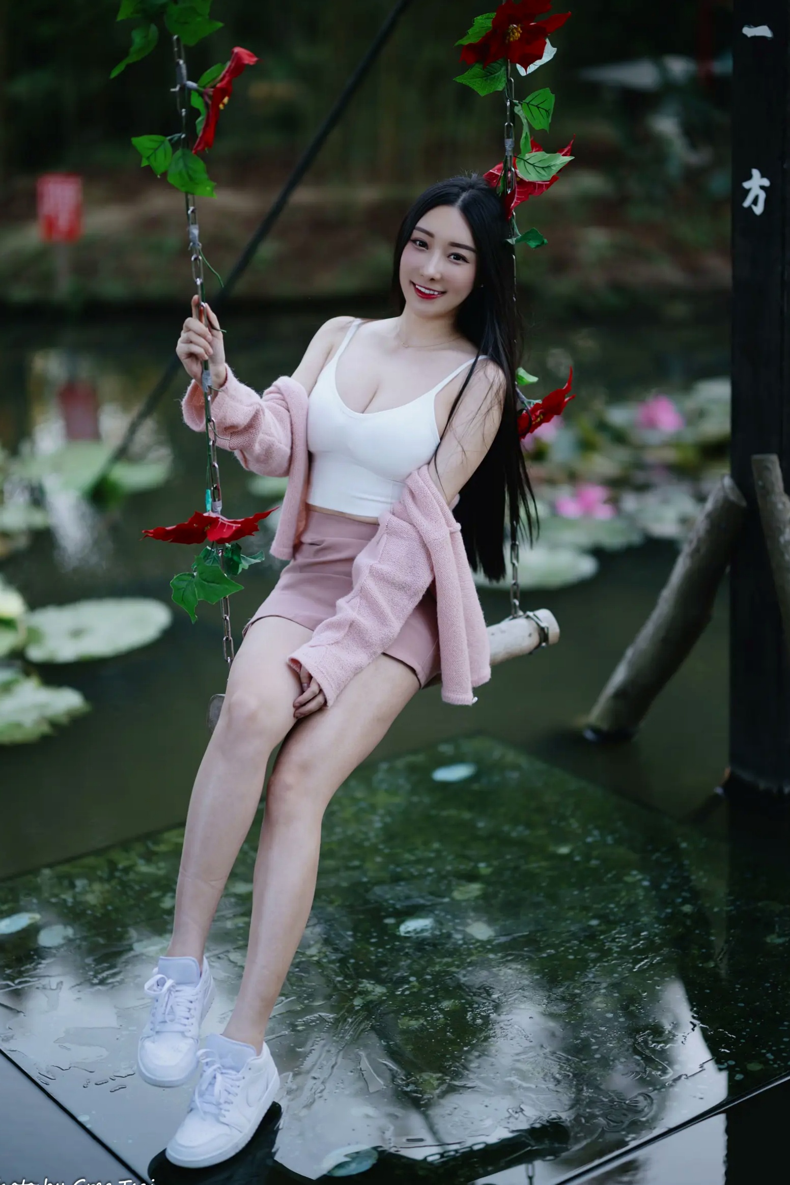 Gallery - 《轩颖小葵 - 桃园》户外清新写真，气质女神唯美秋千，自然风光下的迷人时刻[109P]户外气质清新治愈系女神 女神私房照_秀色女神 - image 71