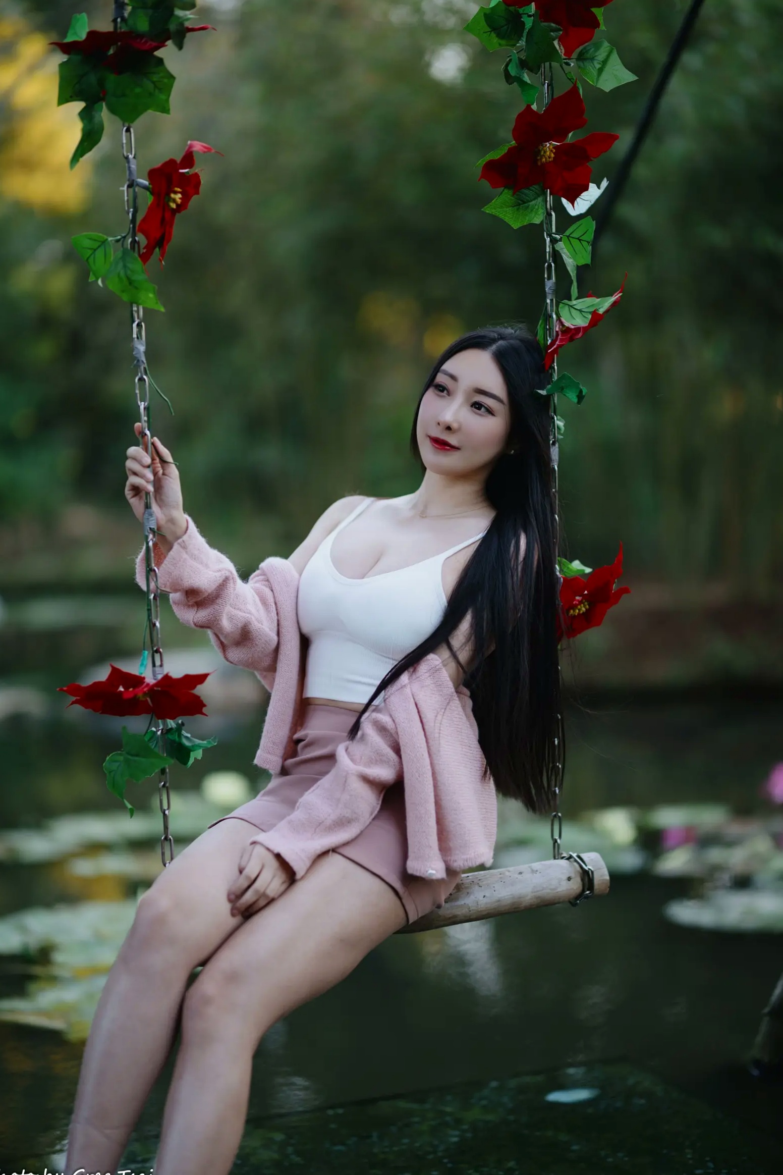 Gallery - 《轩颖小葵 - 桃园》户外清新写真，气质女神唯美秋千，自然风光下的迷人时刻[109P]户外气质清新治愈系女神 女神私房照_秀色女神 - image 72