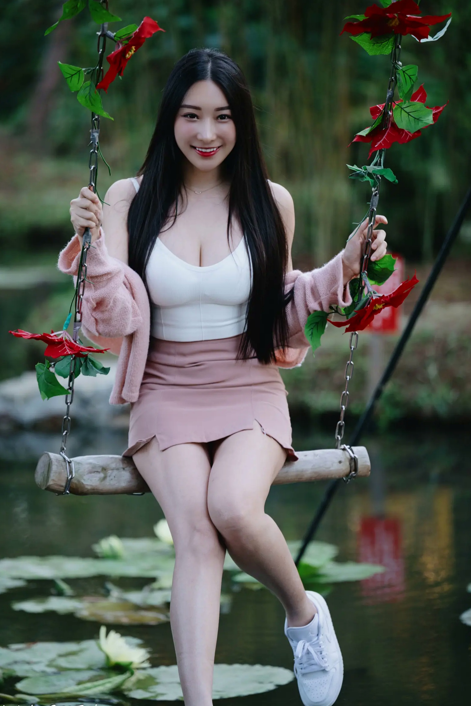 Gallery - 《轩颖小葵 - 桃园》户外清新写真，气质女神唯美秋千，自然风光下的迷人时刻[109P]户外气质清新治愈系女神 女神私房照_秀色女神 - image 76