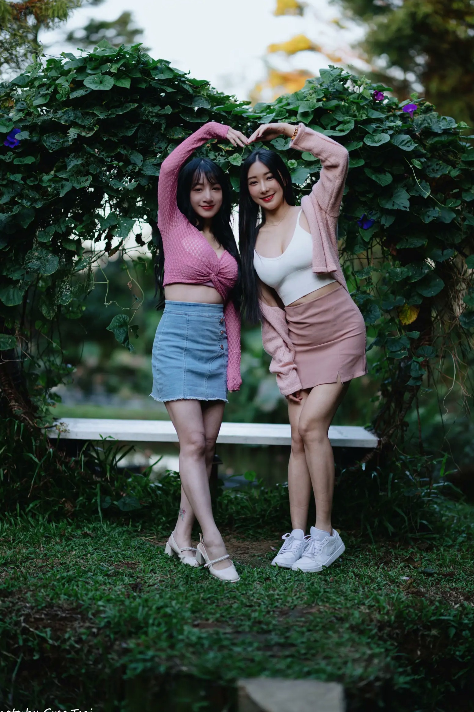 Gallery - 《轩颖小葵 - 桃园》户外清新写真，气质女神唯美秋千，自然风光下的迷人时刻[109P]户外气质清新治愈系女神 女神私房照_秀色女神 - image 90