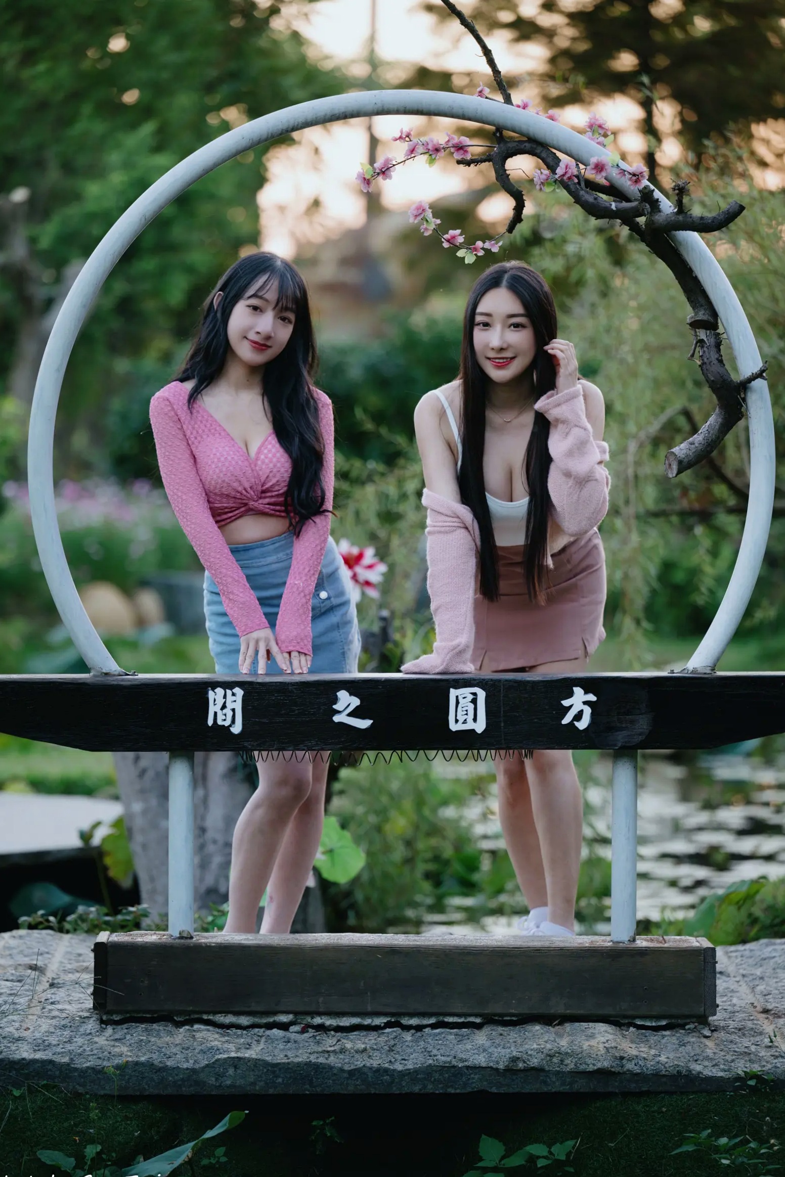 Gallery - 《轩颖小葵 - 桃园》户外清新写真，气质女神唯美秋千，自然风光下的迷人时刻[109P]户外气质清新治愈系女神 女神私房照_秀色女神 - image 99