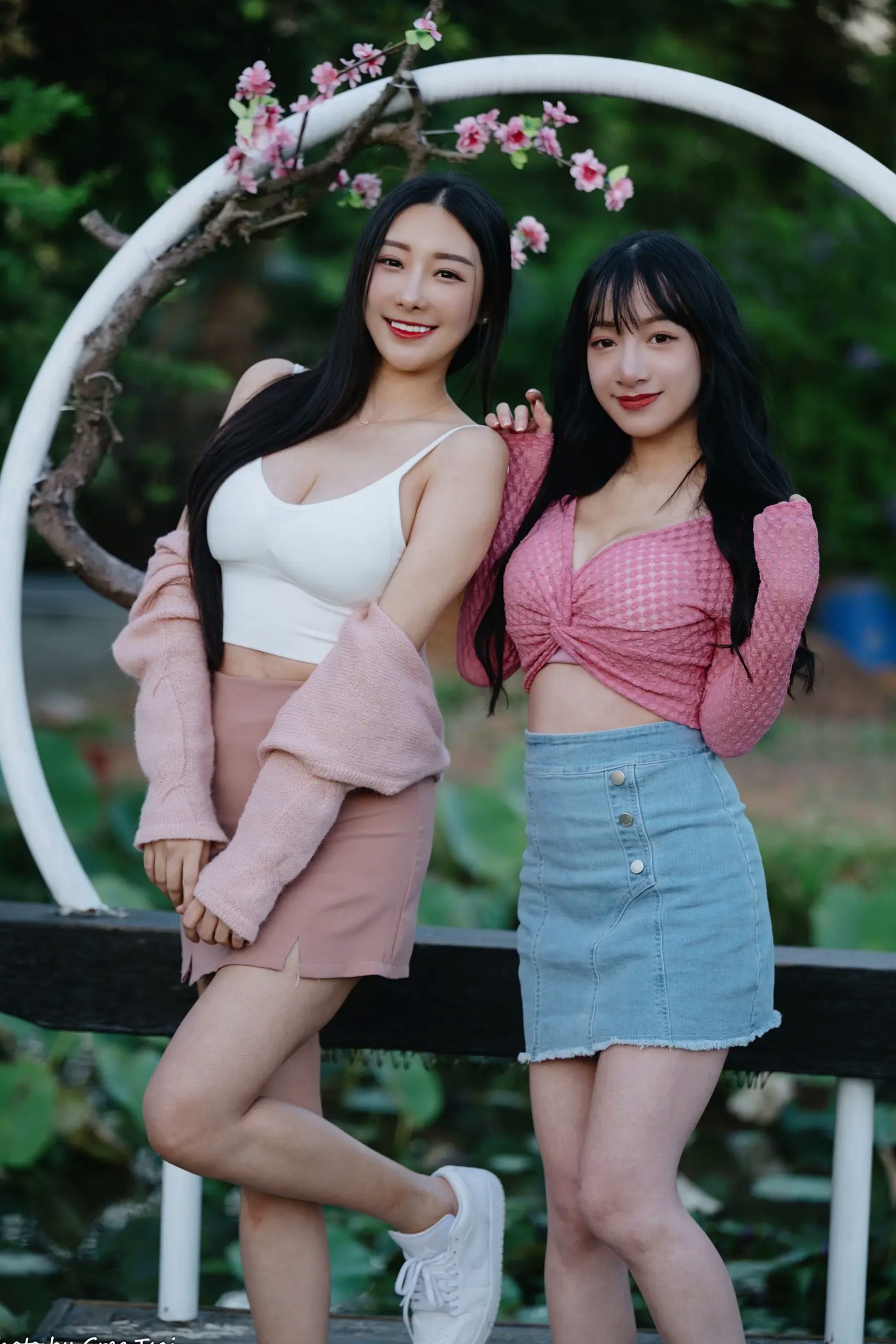 Gallery - 《轩颖小葵 - 桃园》户外清新写真，气质女神唯美秋千，自然风光下的迷人时刻[109P]户外气质清新治愈系女神 女神私房照_秀色女神 - image 100
