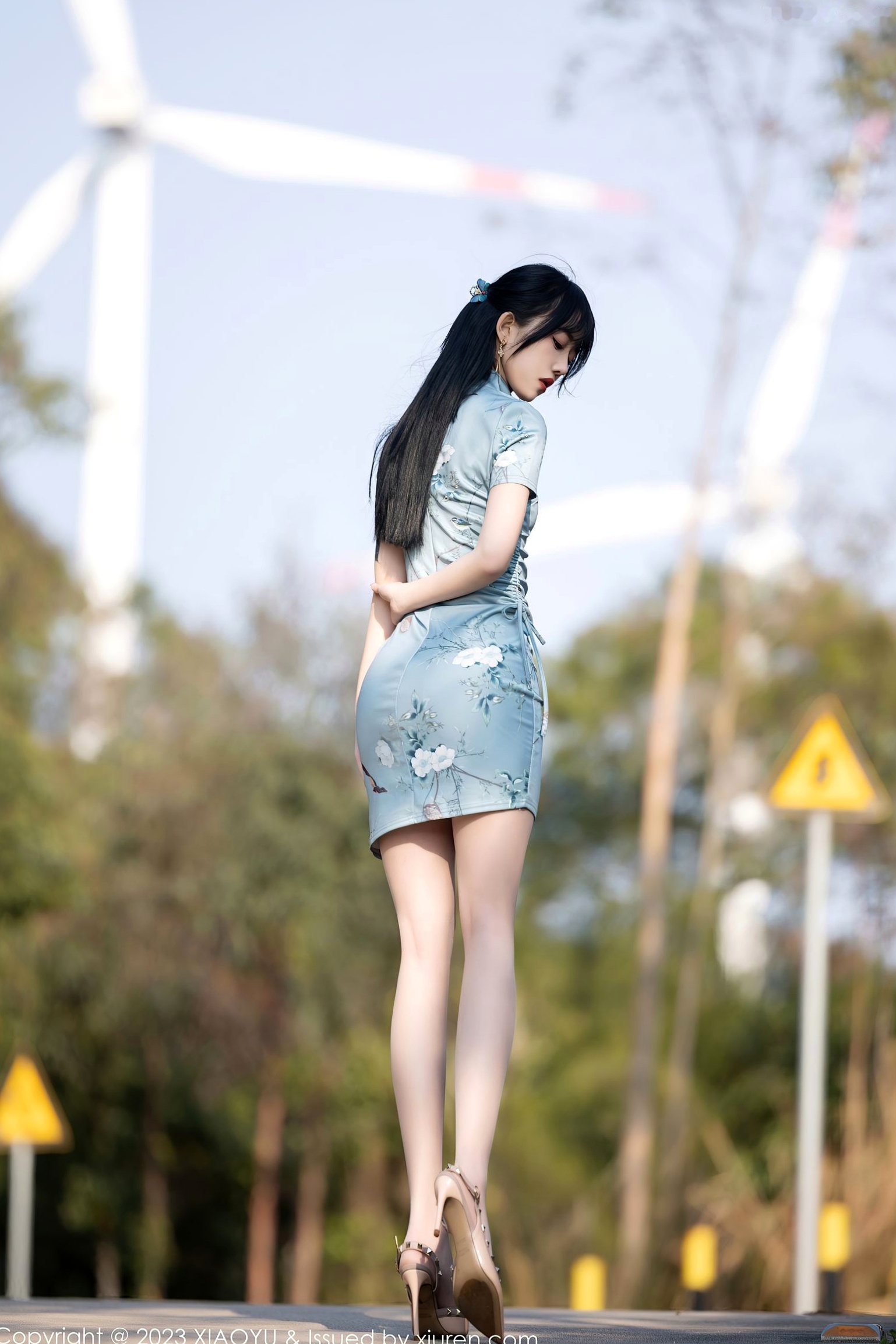 Gallery - XiaoYu语画界 - Painting World 997-极品女神奶瓶车拍写真-蓝灰旗袍古典韵致与粉色内衣极致诱惑-双风格演绎唯美身姿-2023.03.30语画界 - Painting World 旗袍内衣性感美腿 女神私房照_秀色女神 - image 2