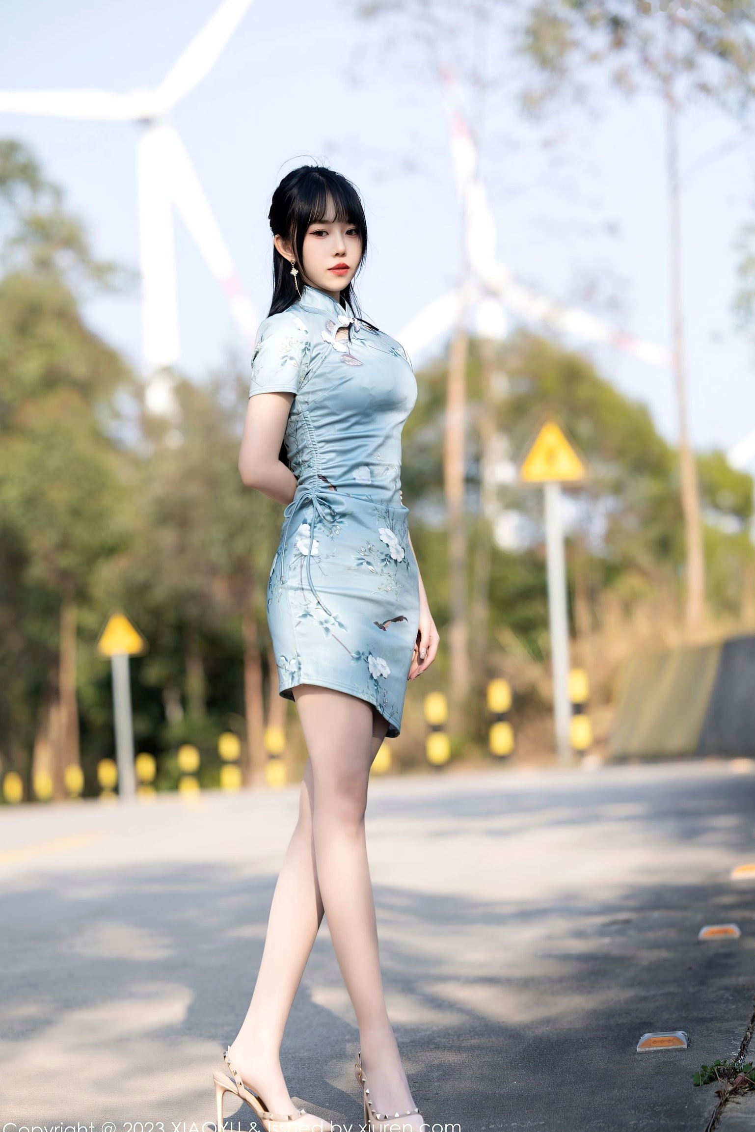 Gallery - XiaoYu语画界 - Painting World 997-极品女神奶瓶车拍写真-蓝灰旗袍古典韵致与粉色内衣极致诱惑-双风格演绎唯美身姿-2023.03.30语画界 - Painting World 旗袍内衣性感美腿 女神私房照_秀色女神 - image 4
