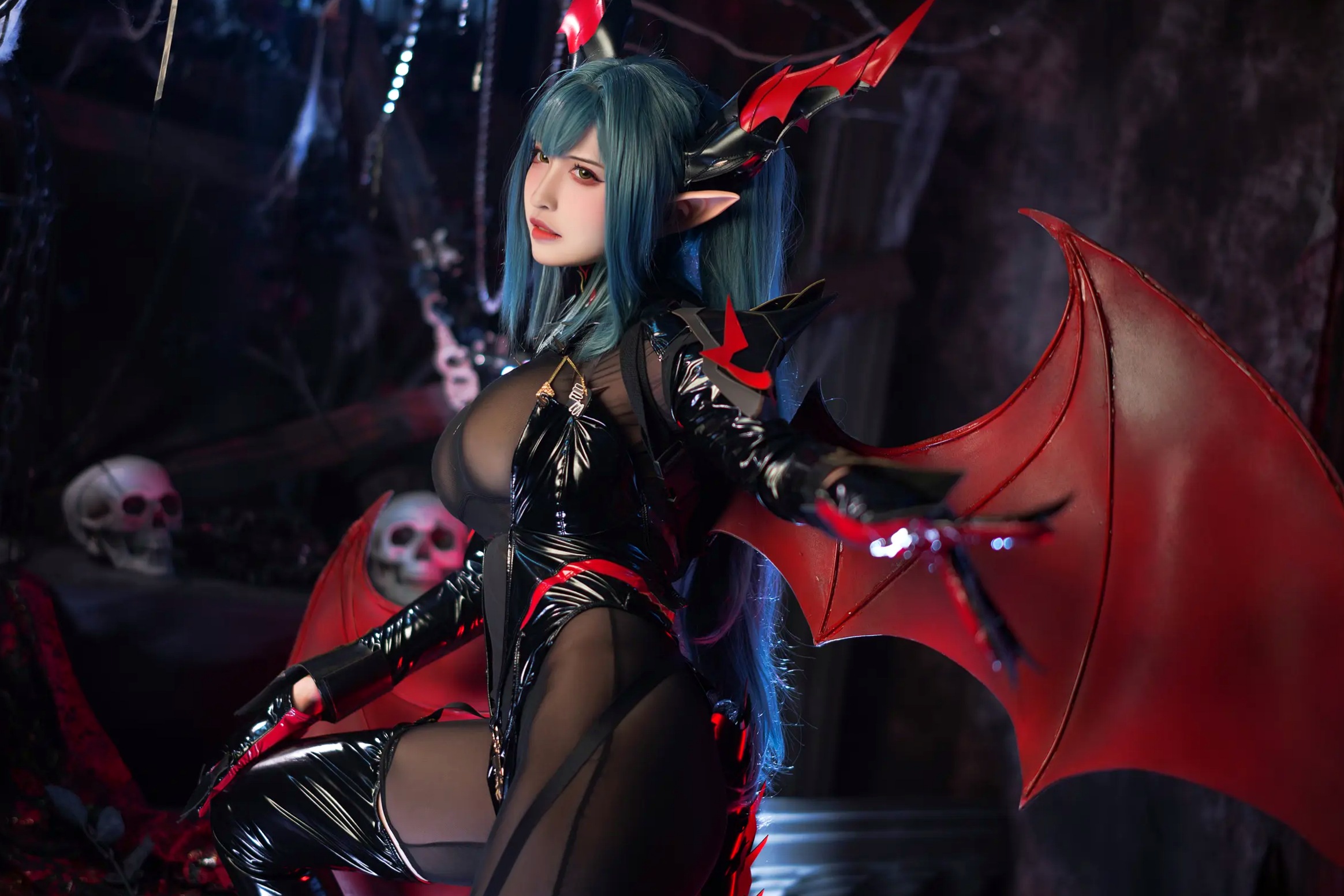 Gallery - 山崎雷纳 - 雷根斯堡：暗黑魔女Cosplay，魅魔漆皮造型极致诱惑与神秘美艳性感角色扮演诱惑大尺度 女神私房照_秀色女神 - image 2