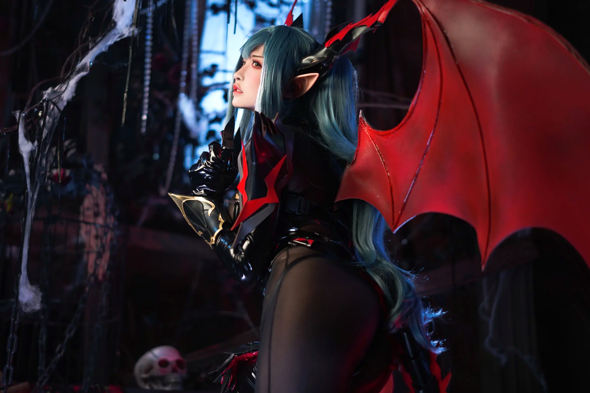 Gallery - 山崎雷纳 - 雷根斯堡：暗黑魔女Cosplay，魅魔漆皮造型极致诱惑与神秘美艳性感角色扮演诱惑大尺度 女神私房照_秀色女神 - image 3