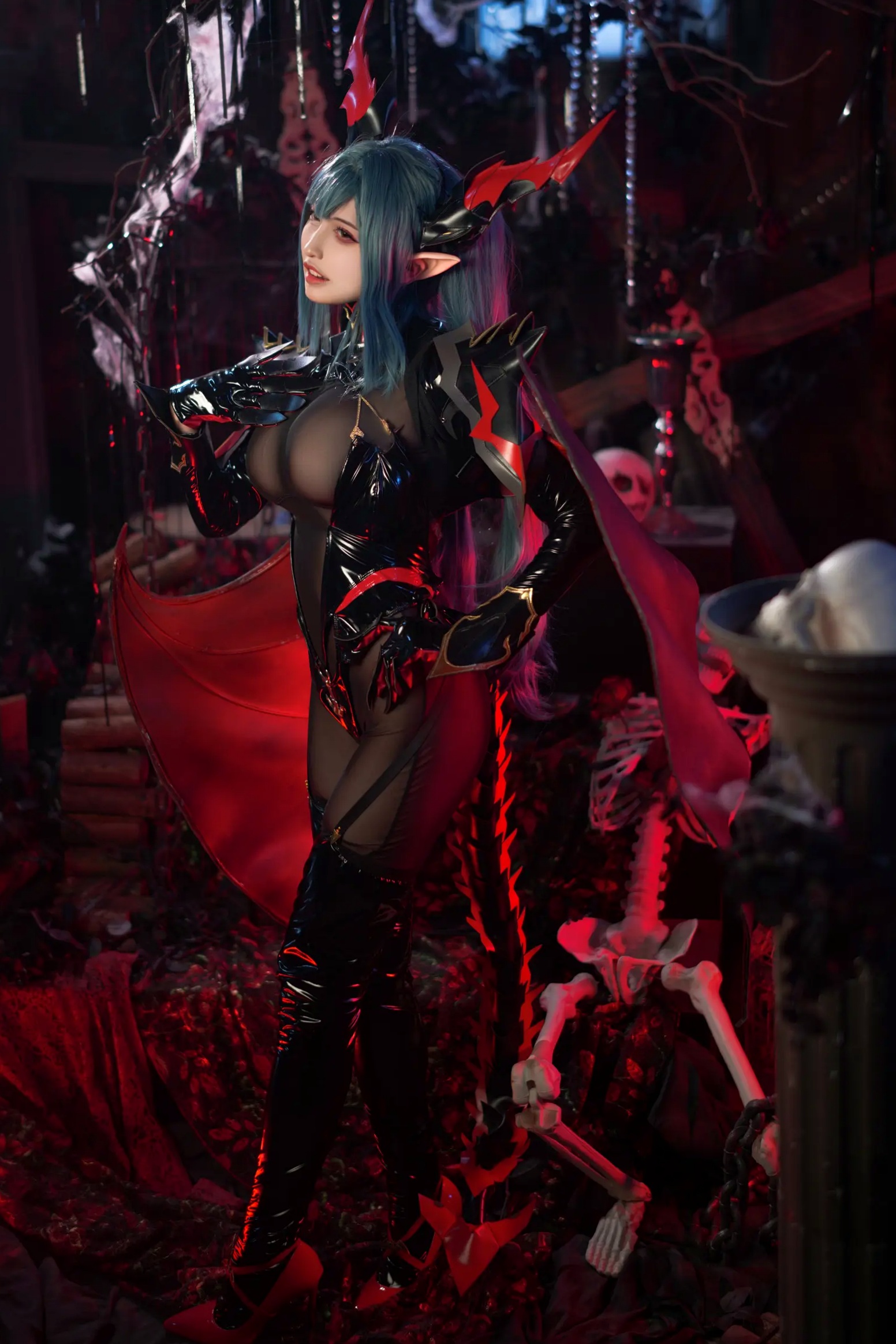 Gallery - 山崎雷纳 - 雷根斯堡：暗黑魔女Cosplay，魅魔漆皮造型极致诱惑与神秘美艳性感角色扮演诱惑大尺度 女神私房照_秀色女神 - image 15