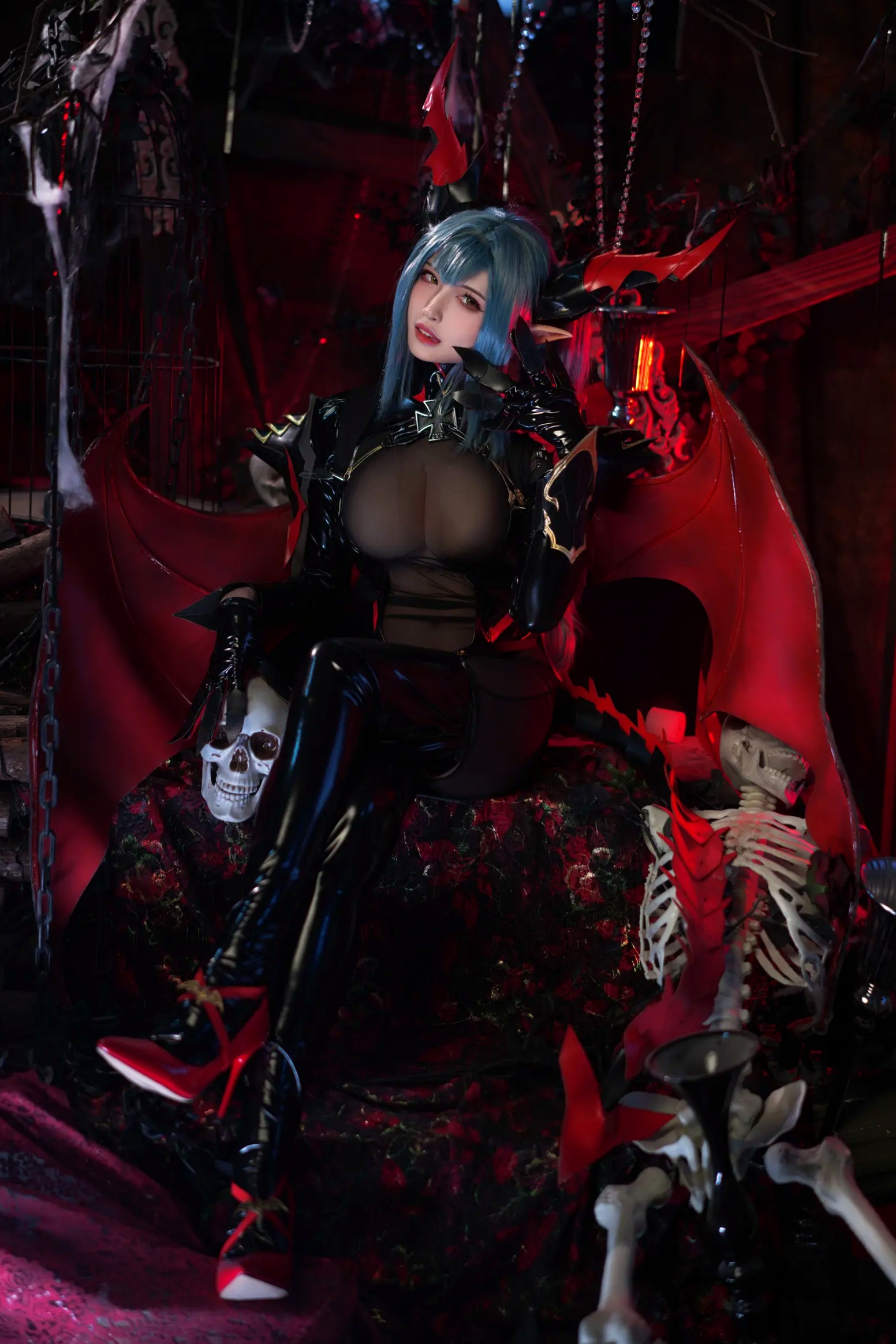 Gallery - 山崎雷纳 - 雷根斯堡：暗黑魔女Cosplay，魅魔漆皮造型极致诱惑与神秘美艳性感角色扮演诱惑大尺度 女神私房照_秀色女神 - image 16