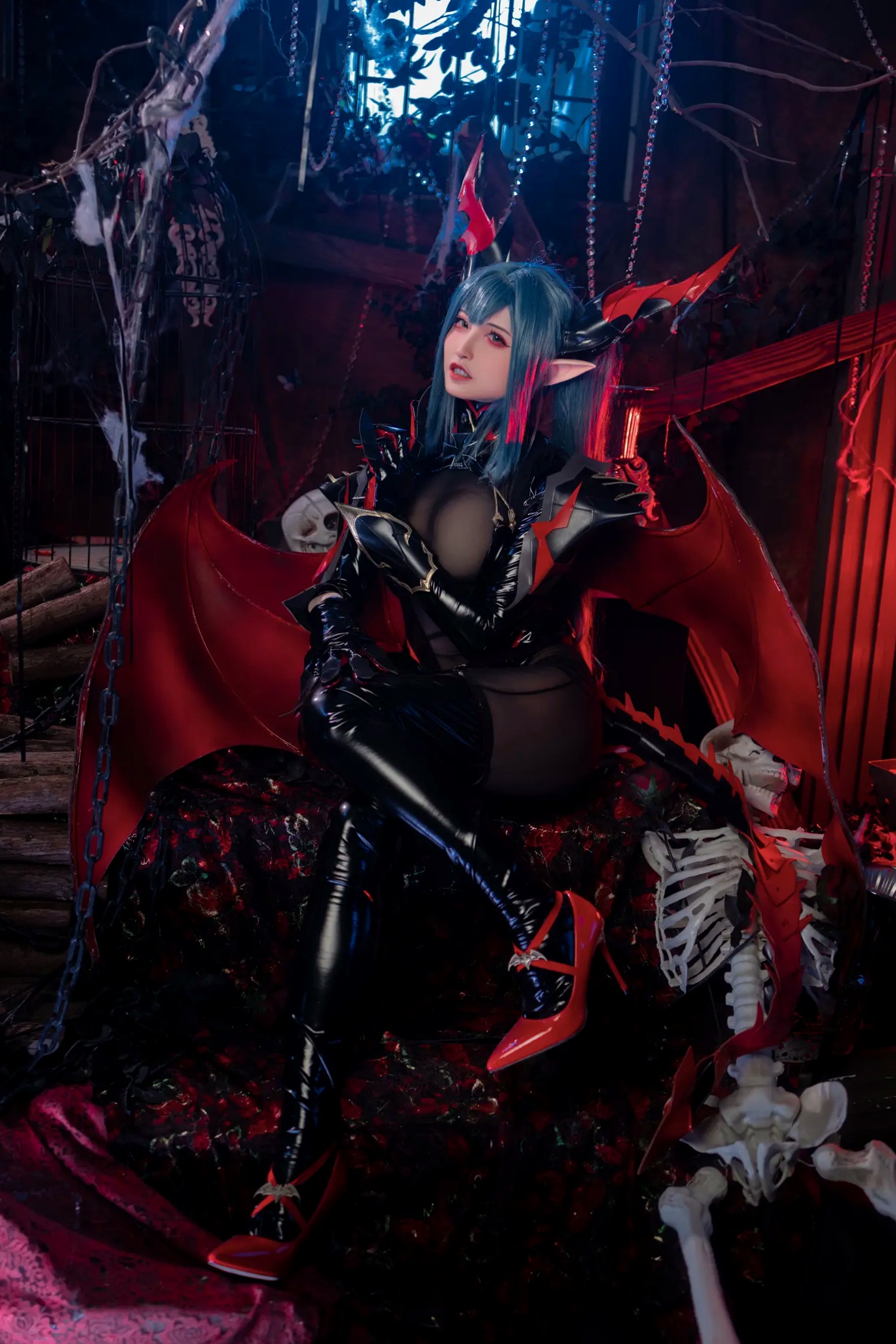 Gallery - 山崎雷纳 - 雷根斯堡：暗黑魔女Cosplay，魅魔漆皮造型极致诱惑与神秘美艳性感角色扮演诱惑大尺度 女神私房照_秀色女神 - image 19