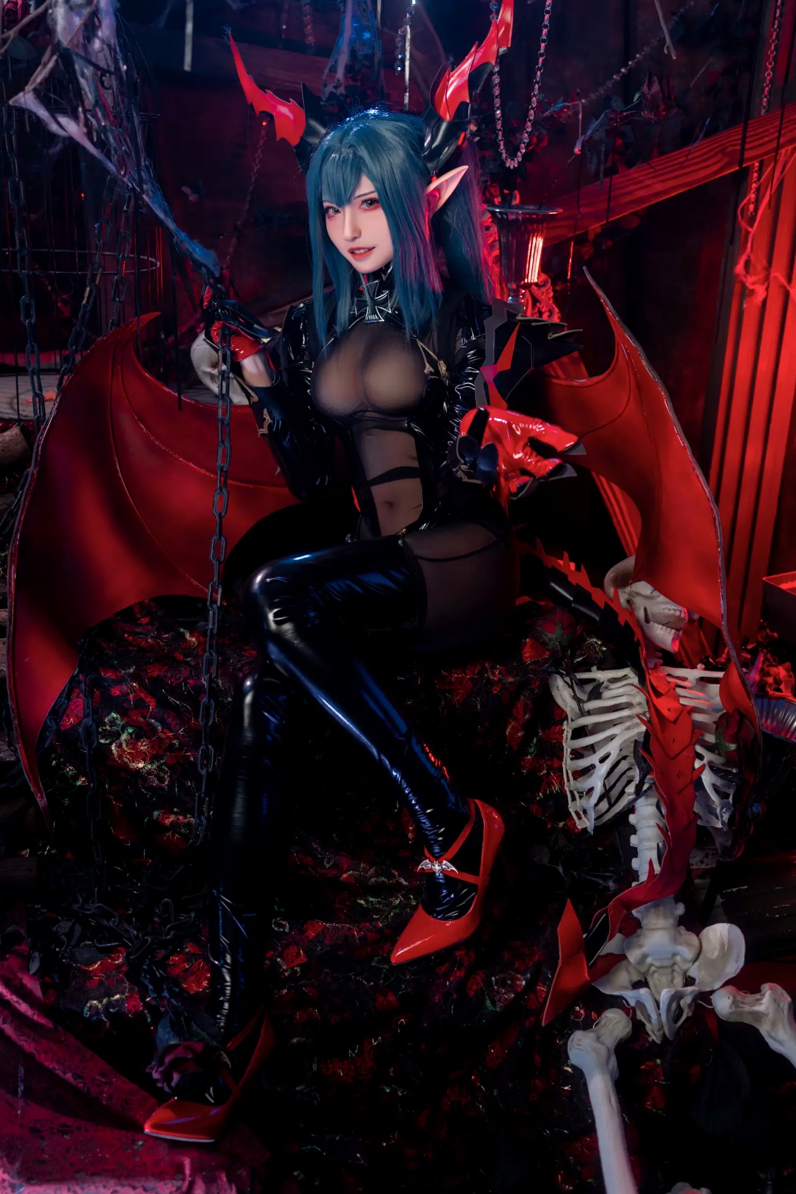 Gallery - 山崎雷纳 - 雷根斯堡：暗黑魔女Cosplay，魅魔漆皮造型极致诱惑与神秘美艳性感角色扮演诱惑大尺度 女神私房照_秀色女神 - image 23