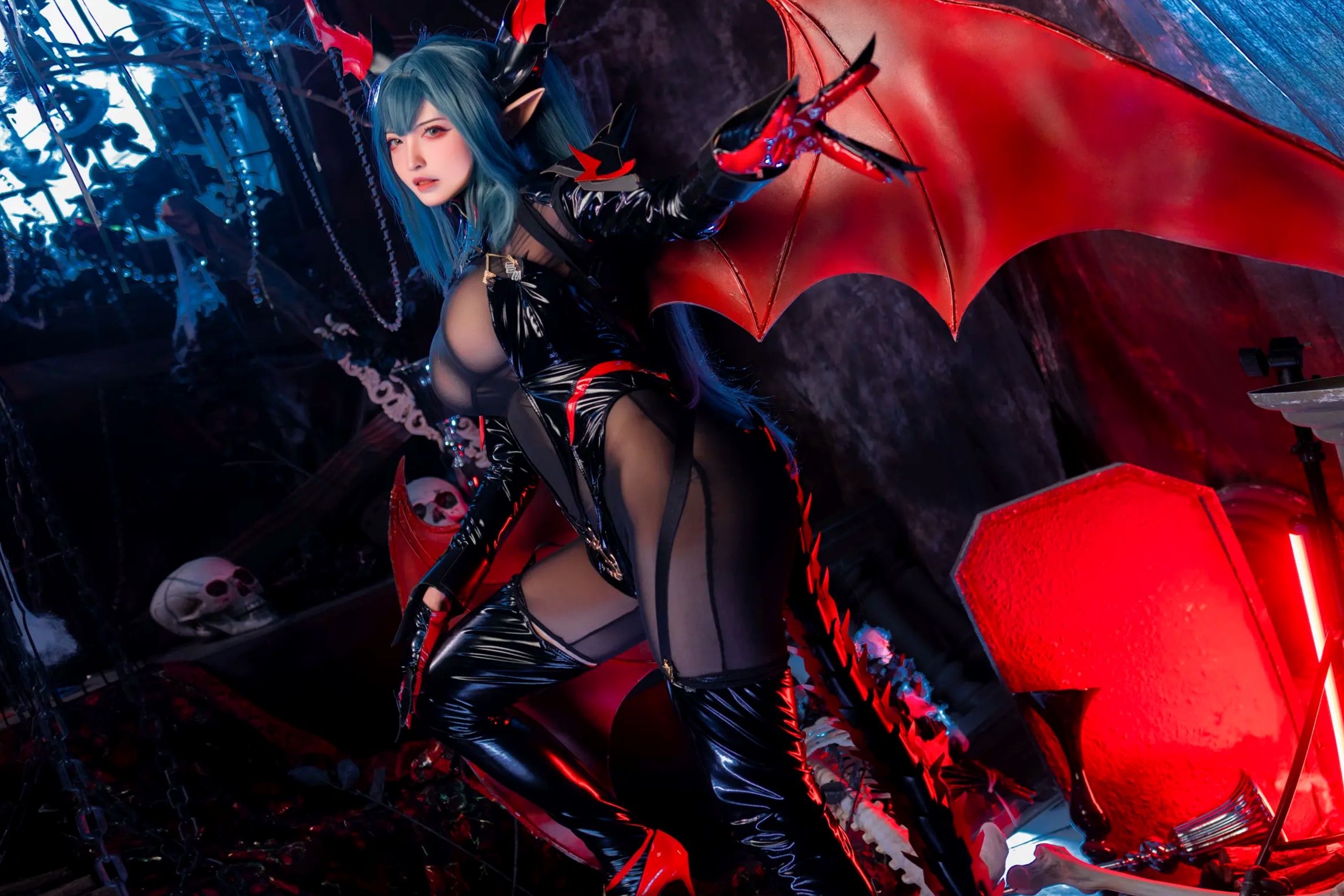 Gallery - 山崎雷纳 - 雷根斯堡：暗黑魔女Cosplay，魅魔漆皮造型极致诱惑与神秘美艳性感角色扮演诱惑大尺度 女神私房照_秀色女神 - image 36