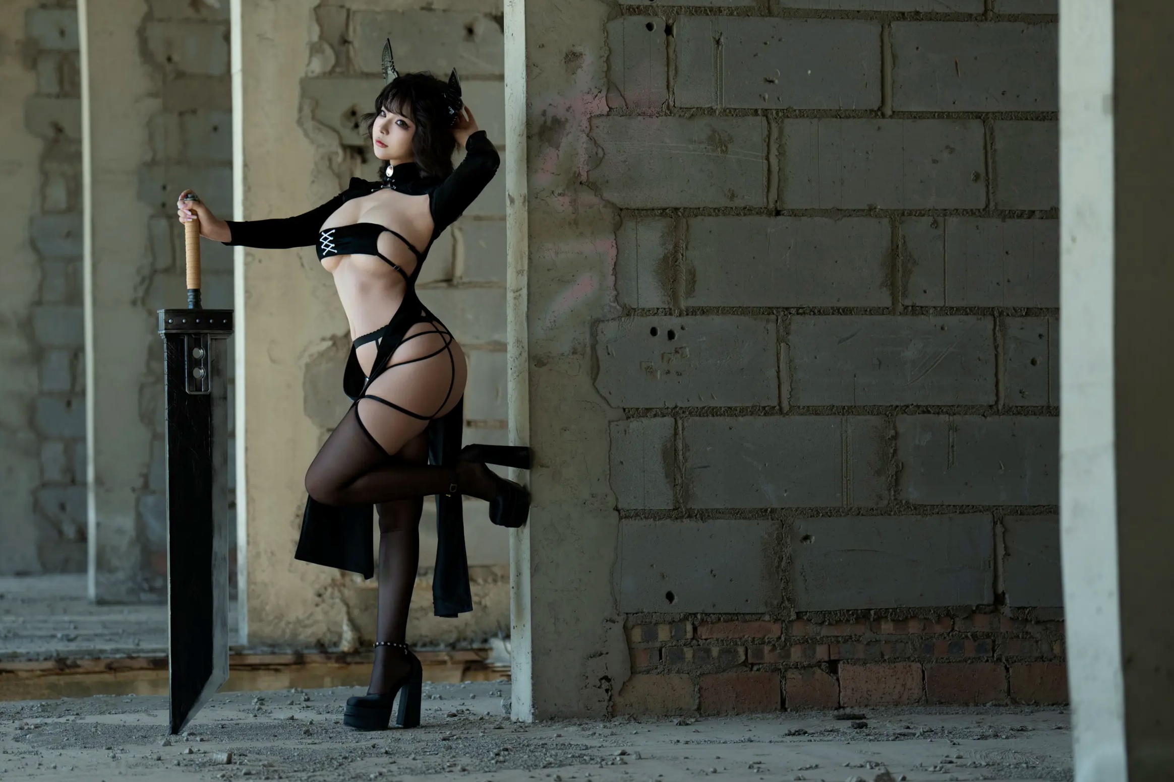 Gallery - yuuhui玉汇 6月代号 貓：暗黑机能风猫娘COSPLAY，废土硬核场景下的野性诱惑与完美曲线角色扮演诱惑冷艳性感 女神私房照_秀色女神 - image 8