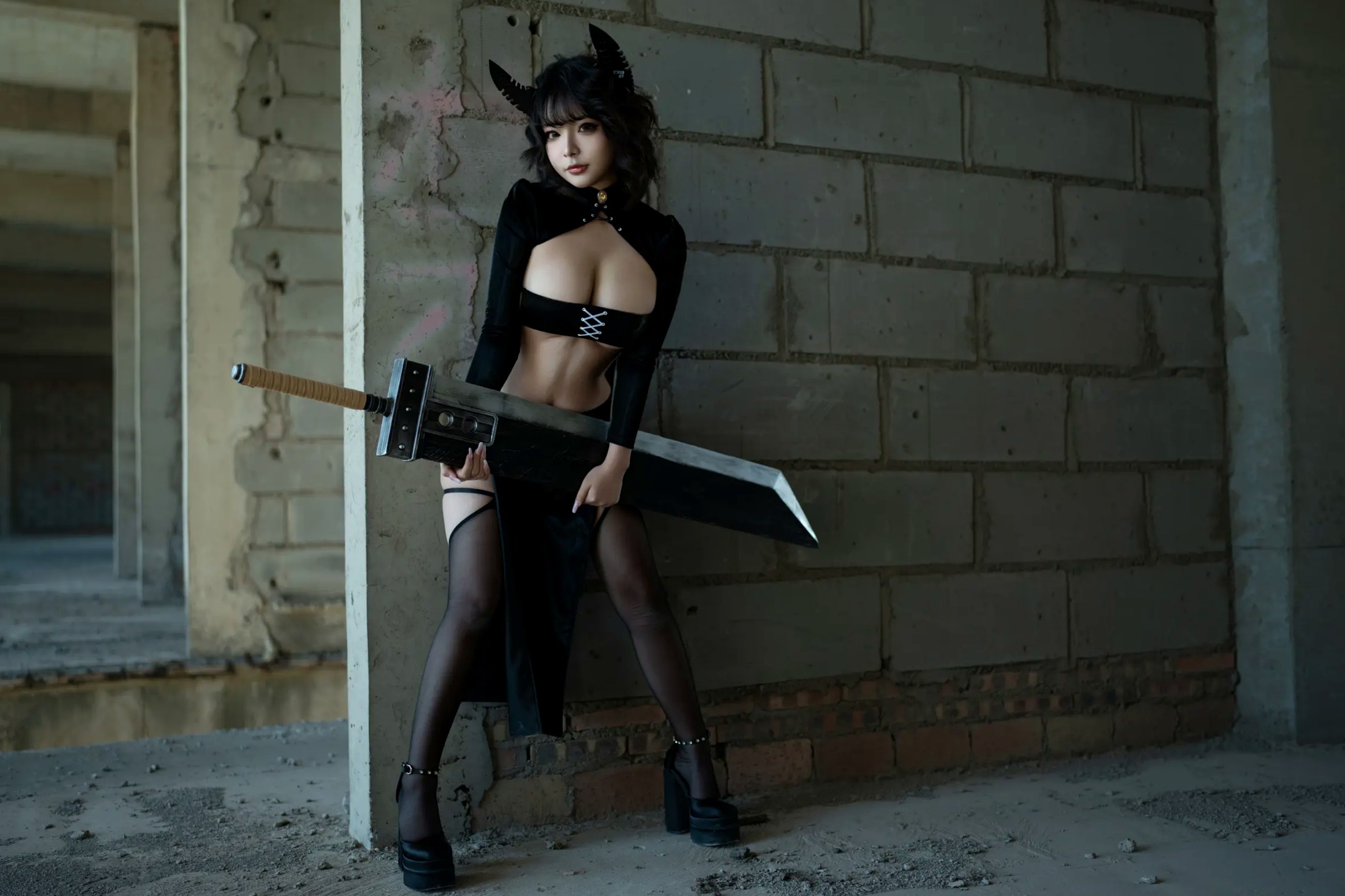 Gallery - yuuhui玉汇 6月代号 貓：暗黑机能风猫娘COSPLAY，废土硬核场景下的野性诱惑与完美曲线角色扮演诱惑冷艳性感 女神私房照_秀色女神 - image 34