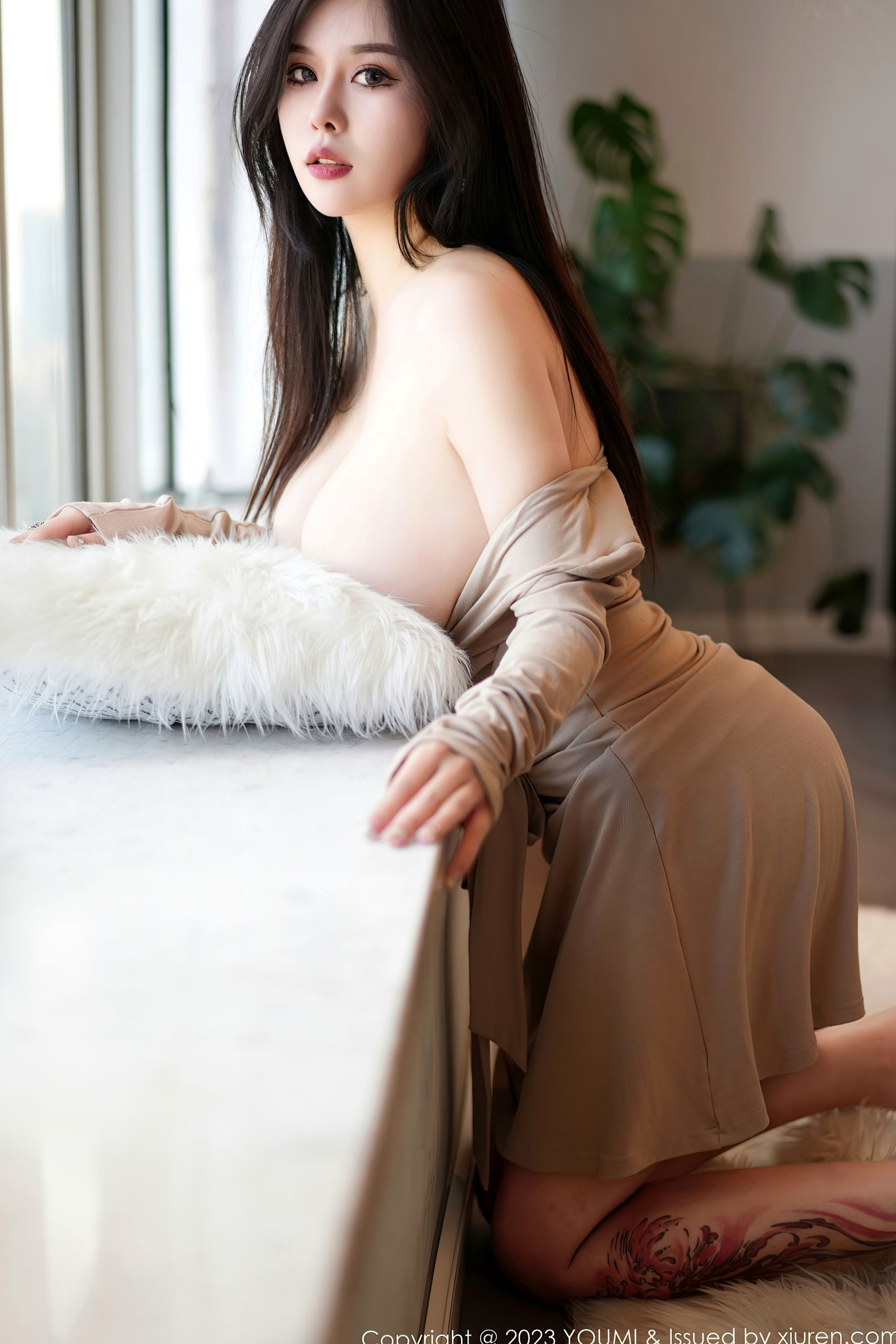 Gallery - YouMi尤蜜荟 - Chiness Model -周思乔Betty：浅米色温柔连衣裙私房写真，性感身材诱惑居家拍摄尤蜜荟 - Chiness Model 性感诱惑私房照尤物 女神私房照_秀色女神 - image 42