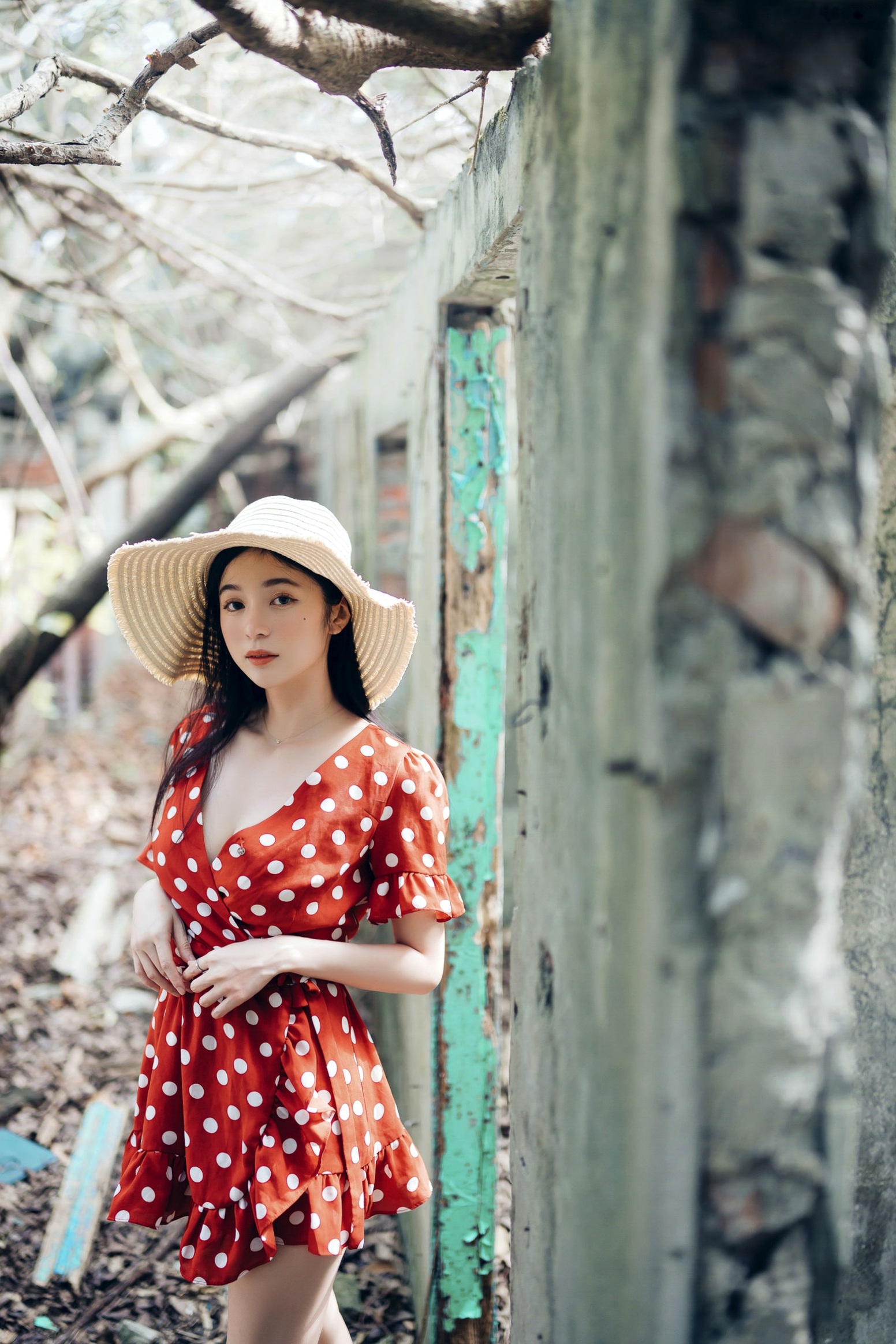 Gallery - JVID模特 - model辰辰户外写真：红白波点裙清纯动人，白色透明罩衫大胆演绎极致诱惑，私房拍摄新作JVID户外性感清纯诱惑私房照气质 女神私房照_秀色女神 - image 5